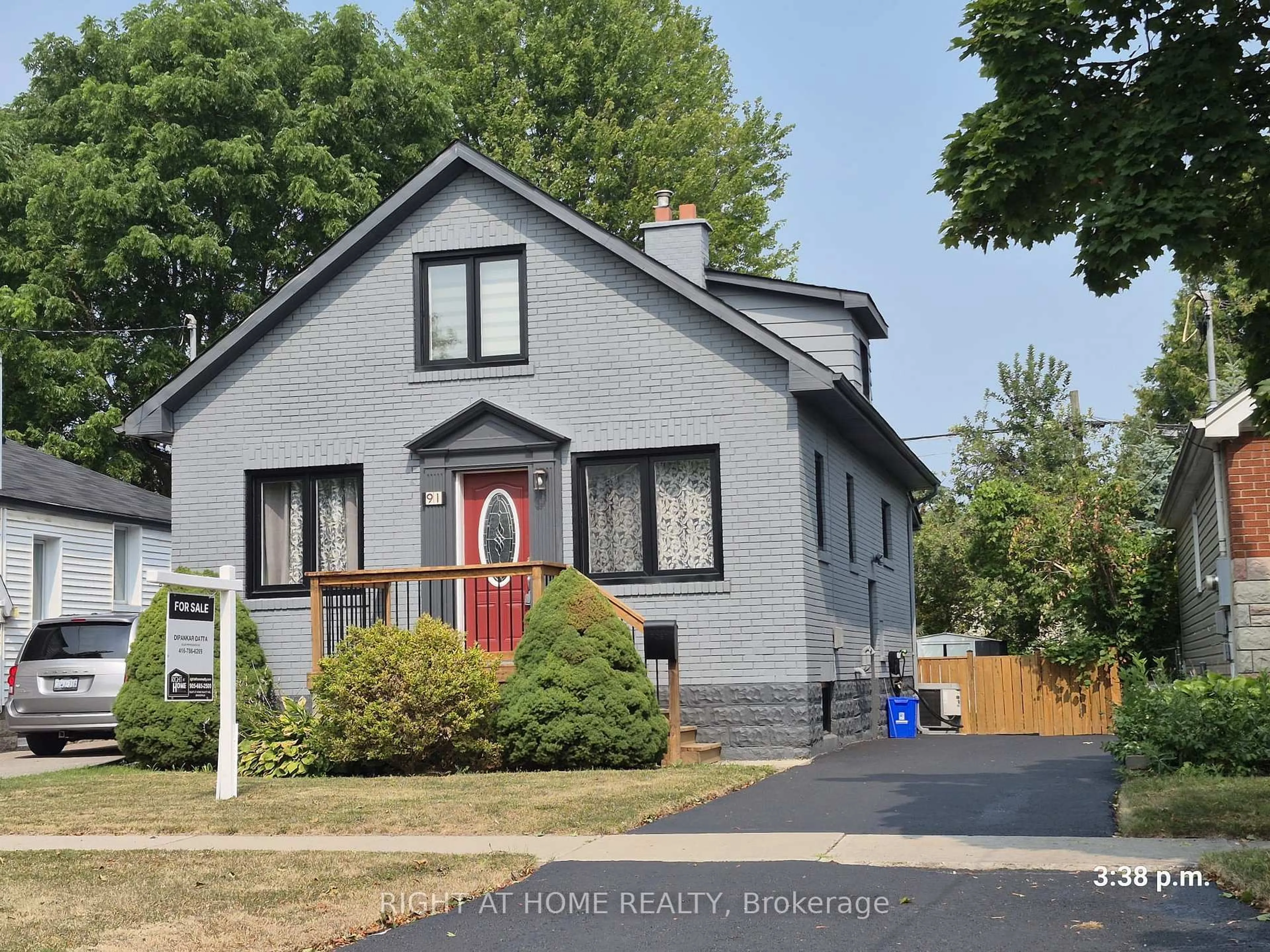 Home with vinyl exterior material, street for 91 Patricia Ave, Oshawa Ontario L1G 5X7