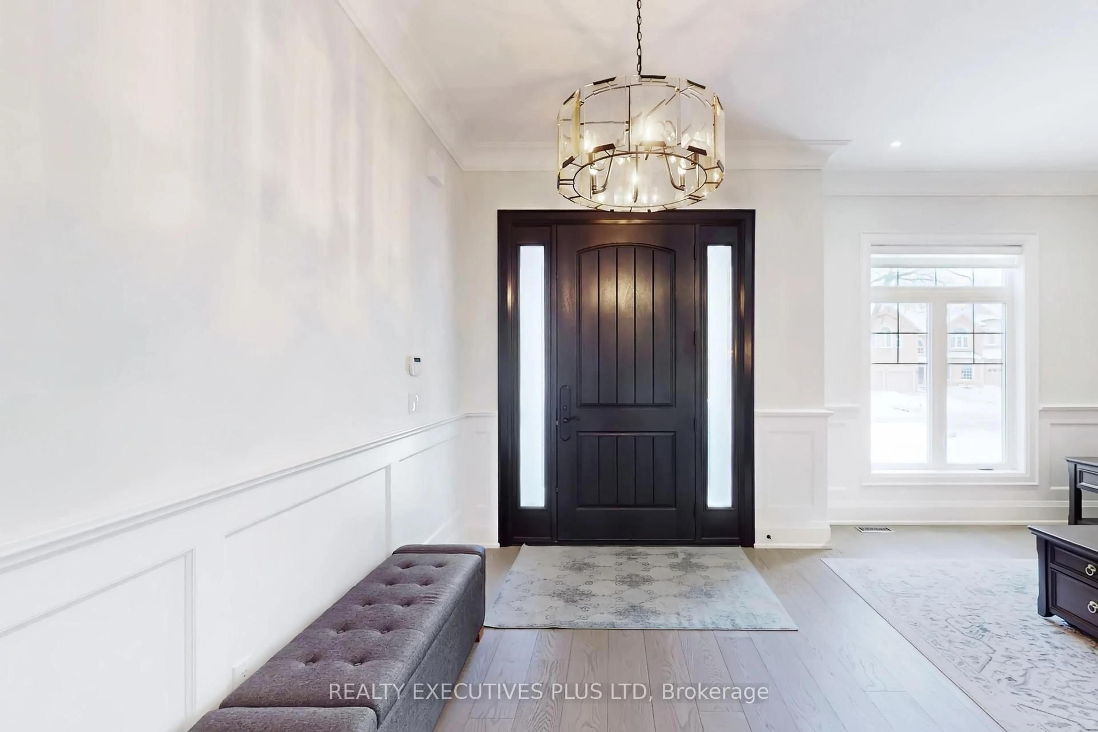 Indoor entryway for 1771 Woodview Ave, Pickering Ontario L1V 1L3