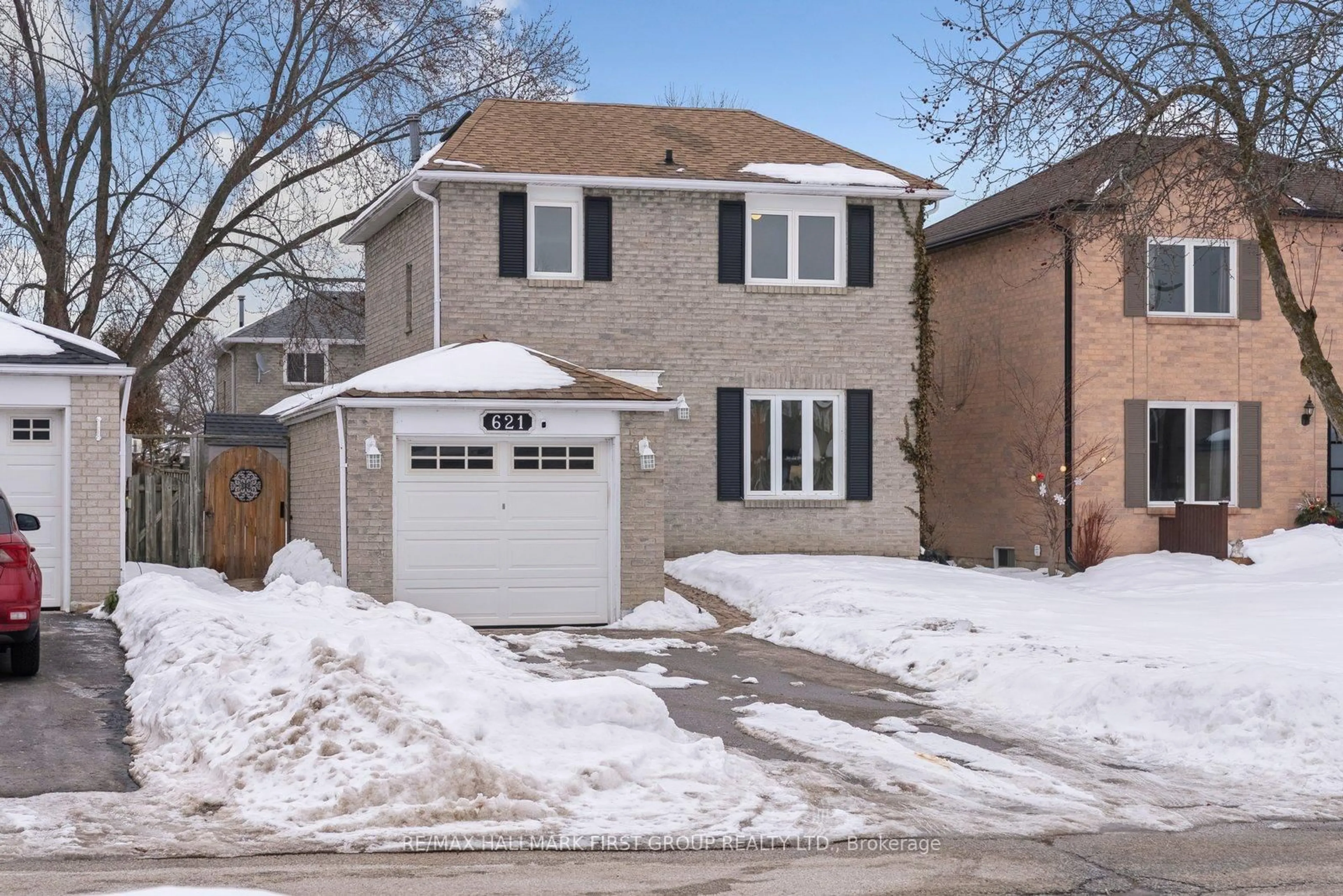 Home with brick exterior material, street for 621 Beckworth Sq, Pickering Ontario L1V 3X3