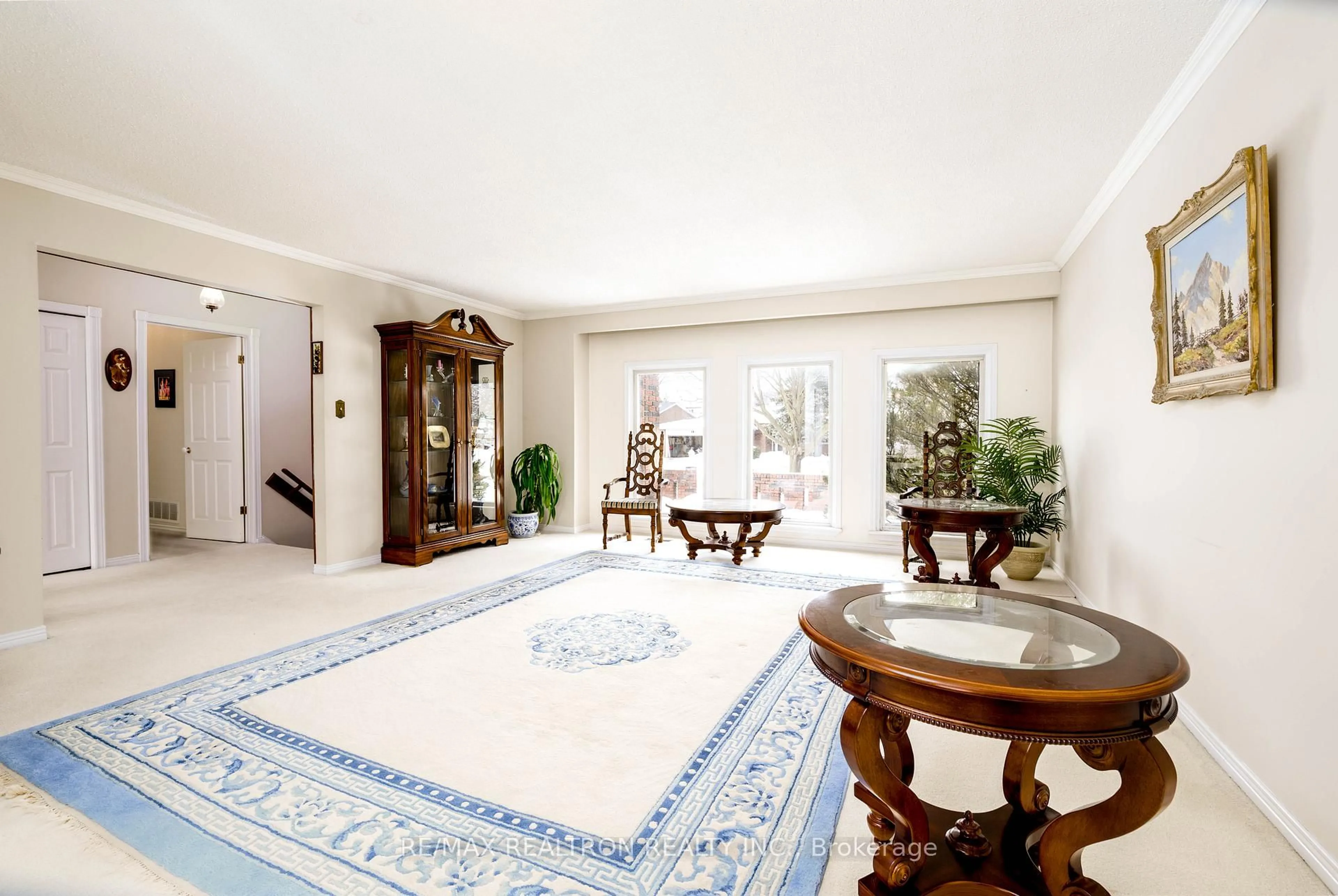 Indoor foyer for 9 Eastlea Cres, Toronto Ontario M1T 3A5