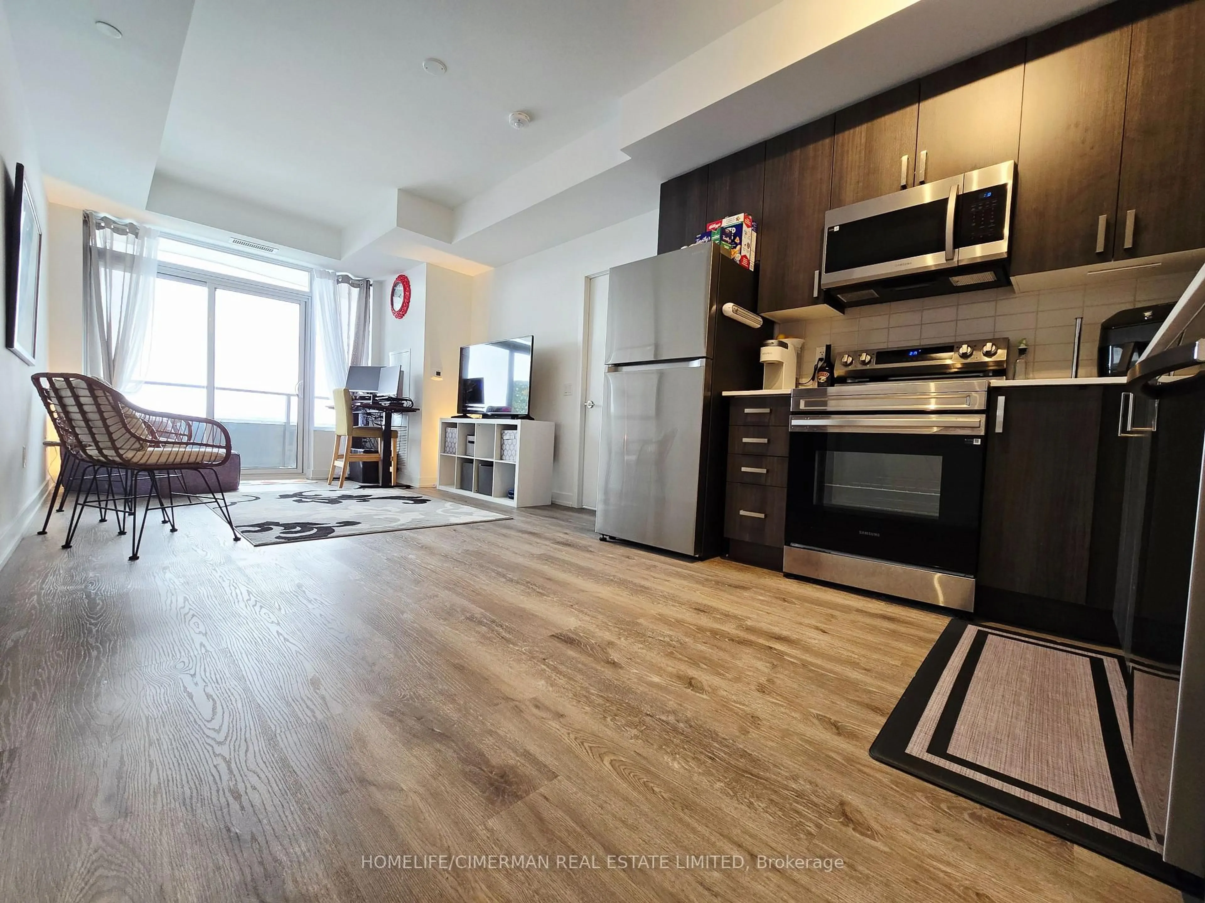 Open concept kitchen, wood/laminate floor for 1435 Celebration Dr #2408, Pickering Ontario L1W 0C4