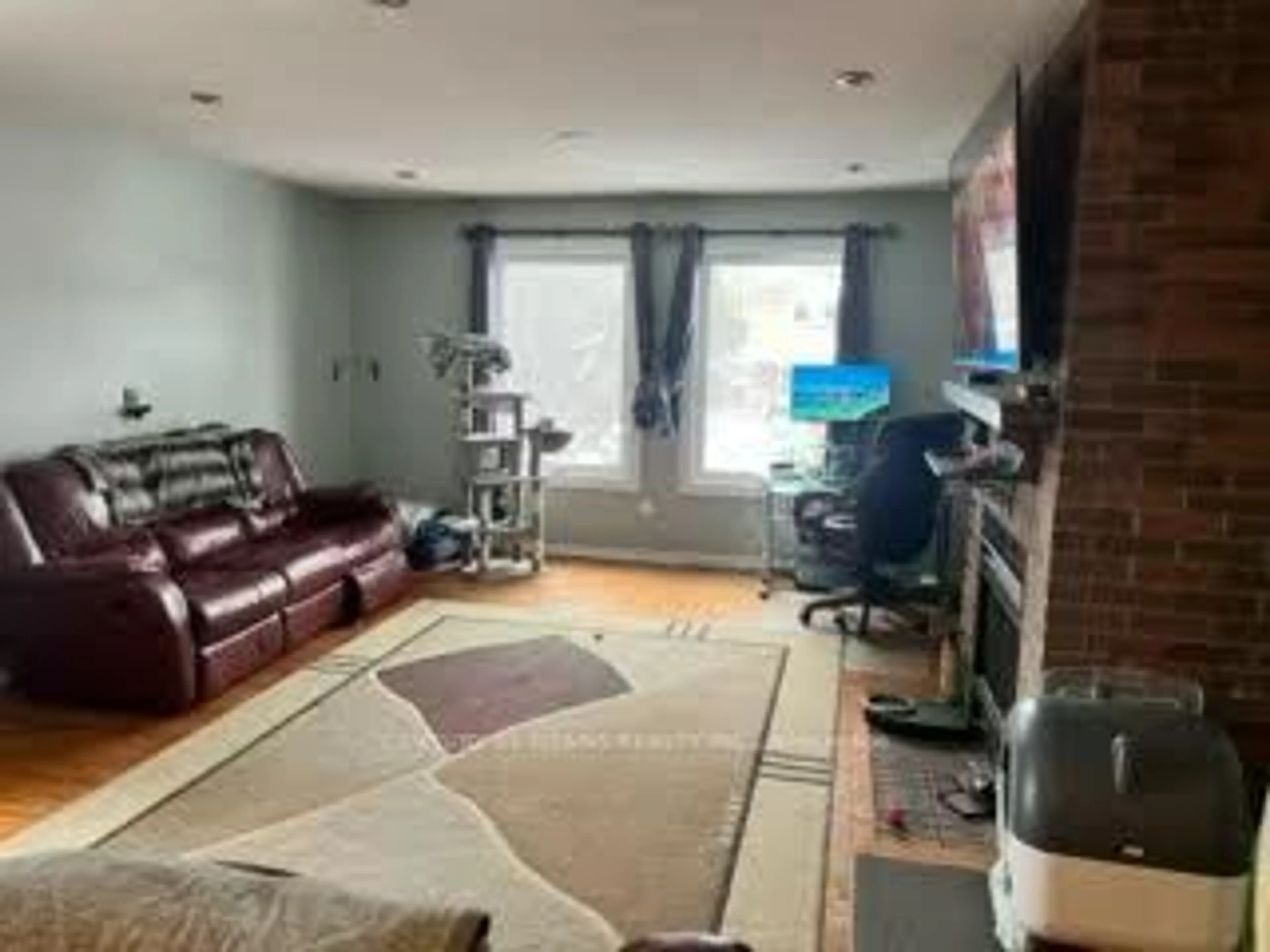 A pic of a room for 1640 Tawnberry St, Pickering Ontario L1X 2C2