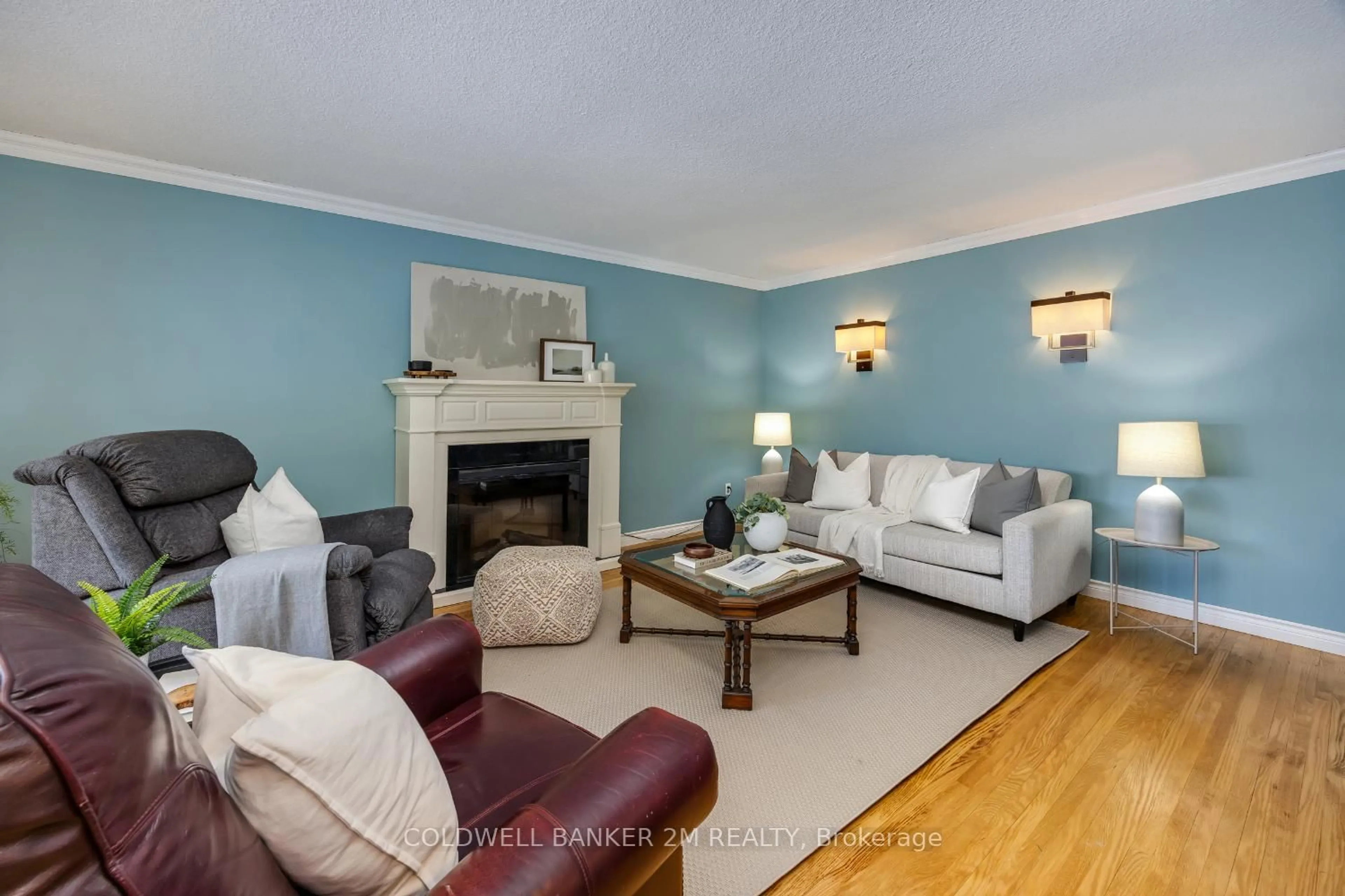 Living room with furniture, wood/laminate floor for 768 Ferndale St, Oshawa Ontario L1J 5L7