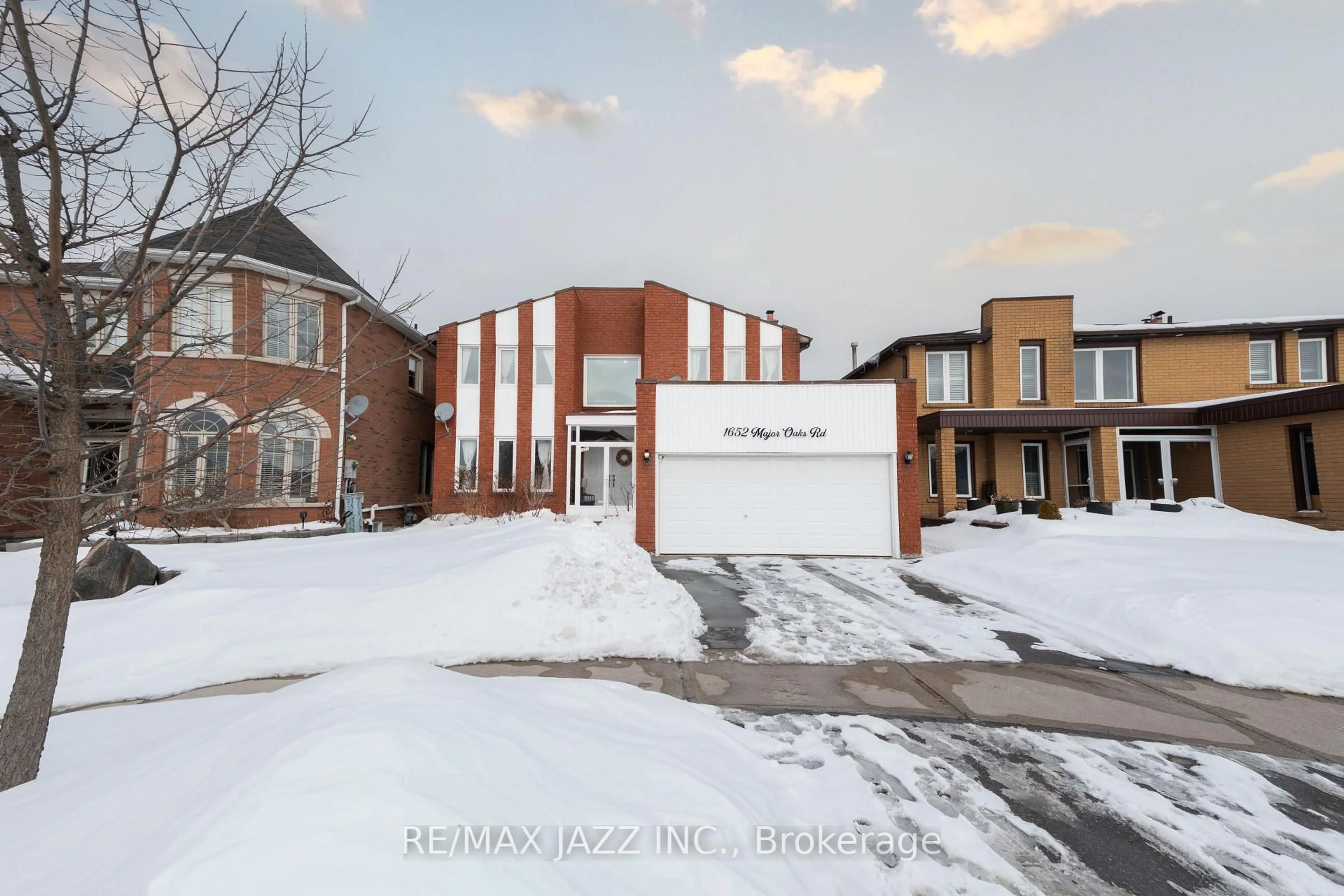 Home with brick exterior material, street for 1652 Major Oaks Rd, Pickering Ontario L1X 1Y9