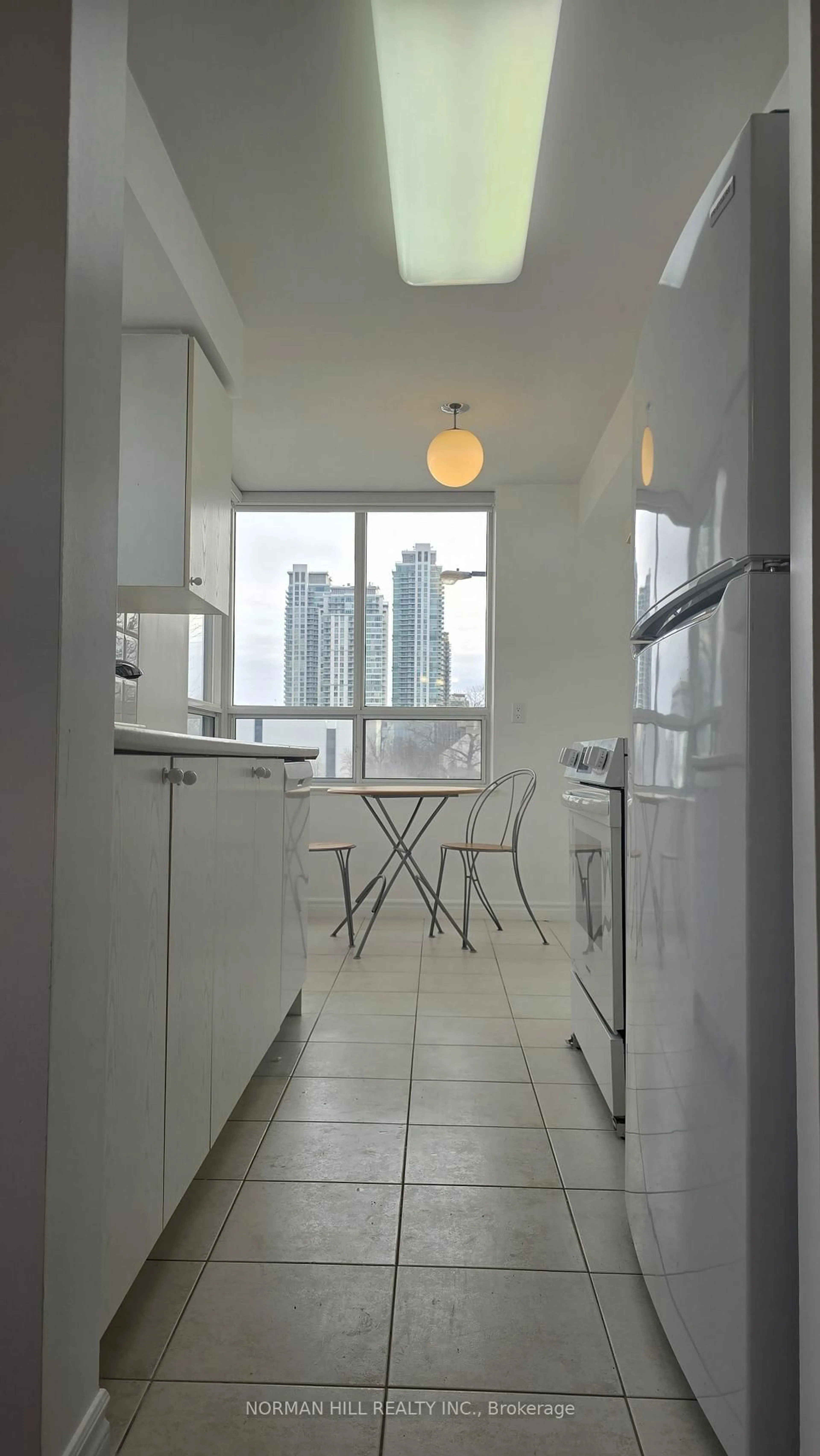 Standard kitchen, unknown for 115 Omni Dr #306, Toronto Ontario M1P 5B4