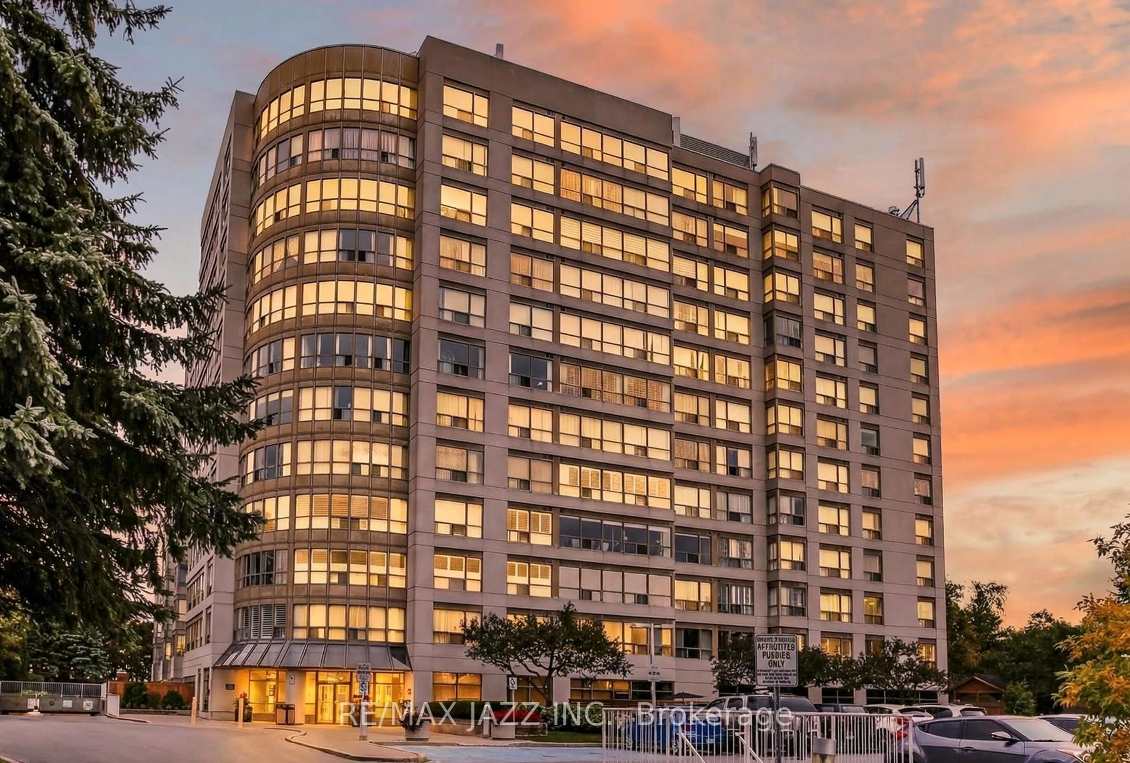 Unknown for 712 Rossland Rd #217, Whitby Ontario L1N 9E8