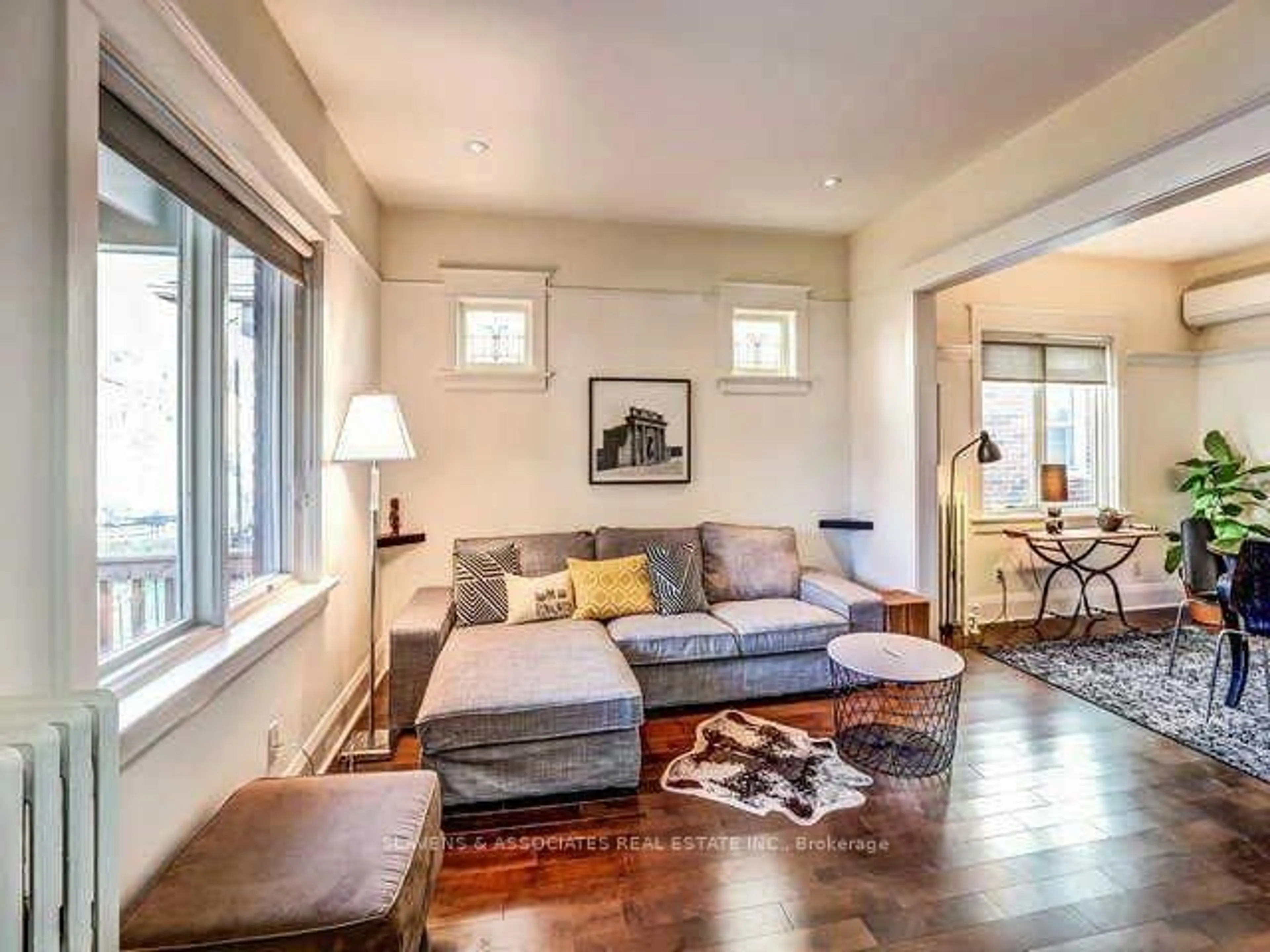 Living room with furniture, unknown for 13 Sutherland Ave, Toronto Ontario M4C 1R8