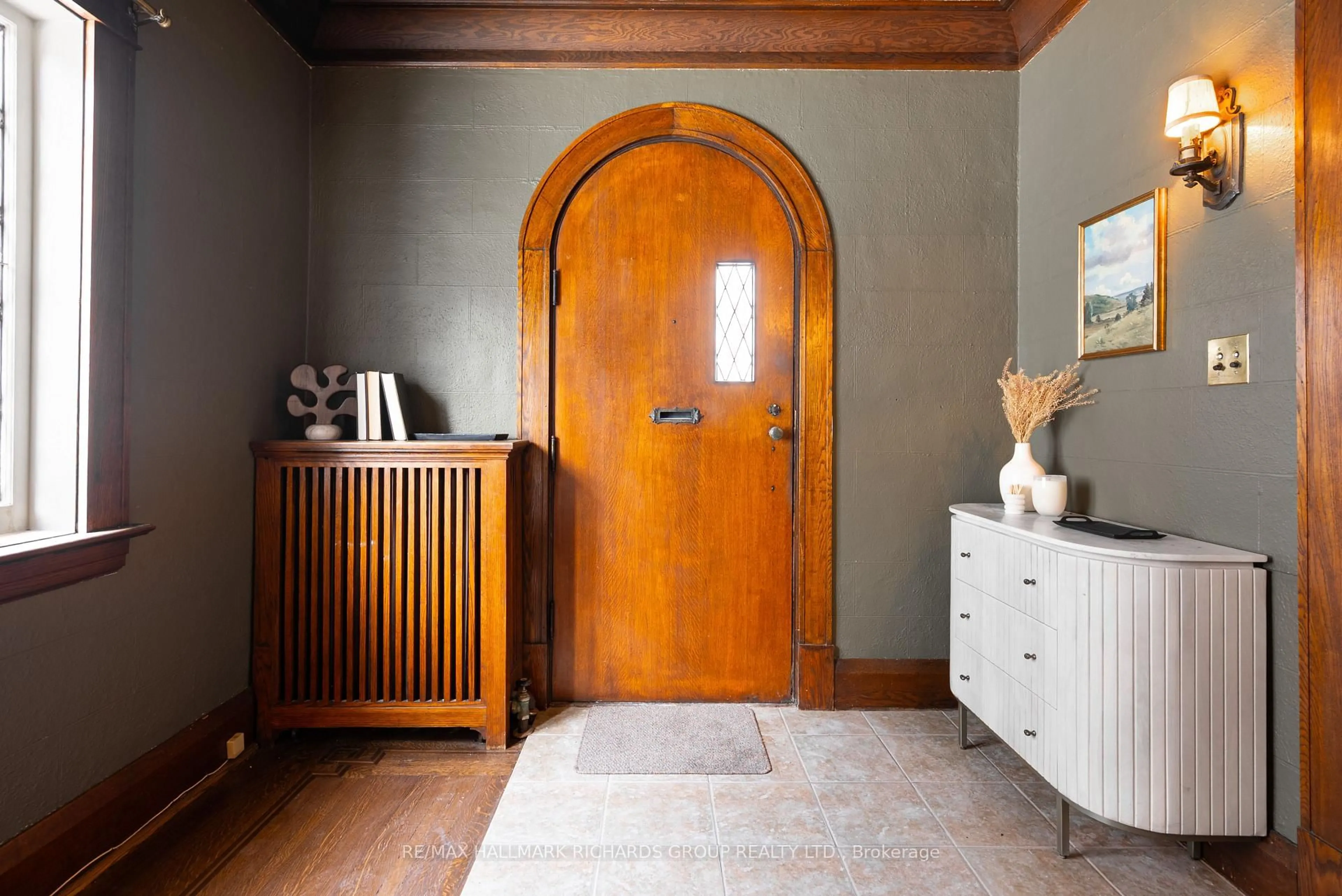 Indoor entryway for 226 Glen Manor Dr, Toronto Ontario M4E 2W7