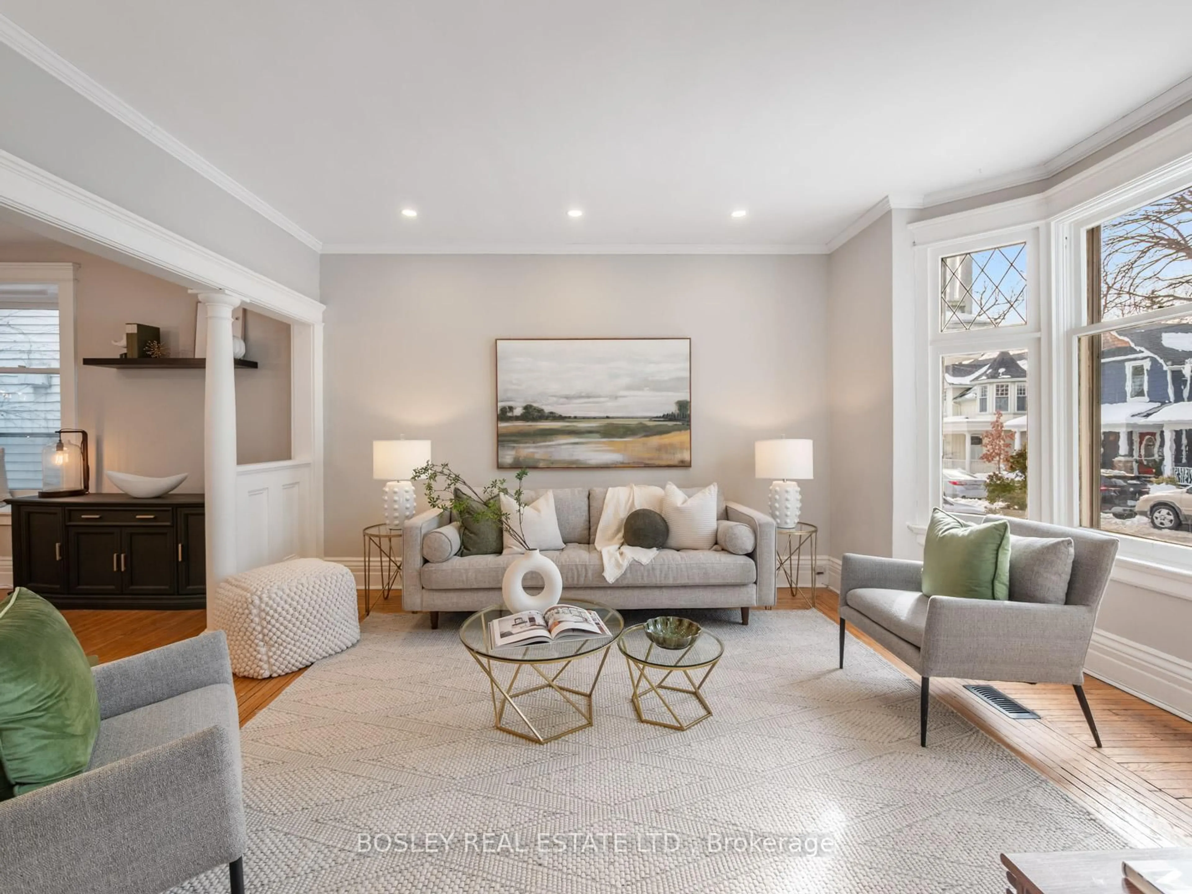 Living room with furniture, unknown for 43 Bellefair Ave, Toronto Ontario M4L 3T7