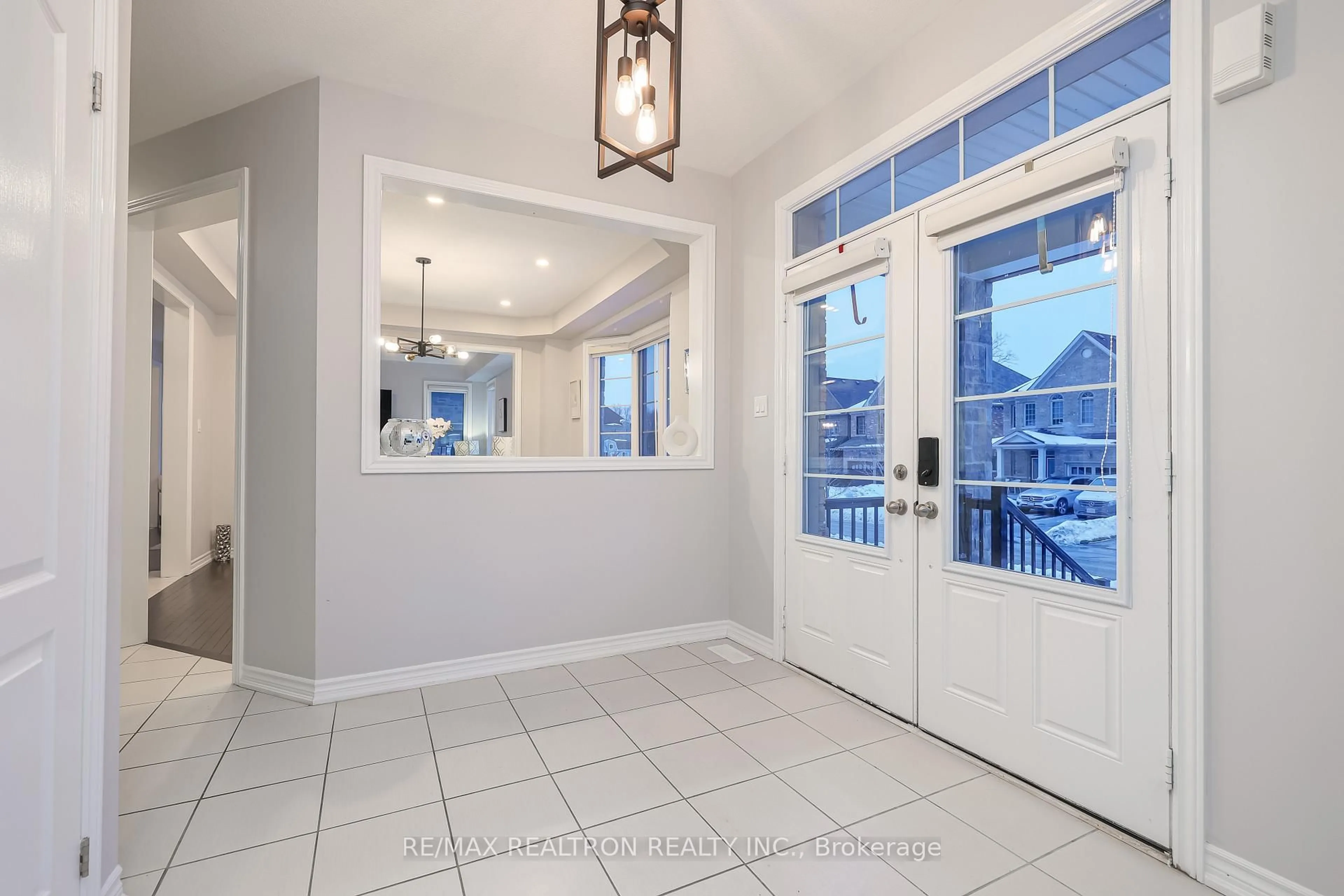 Indoor entryway for 30 Terry Cres, Clarington Ontario L1C 0W4