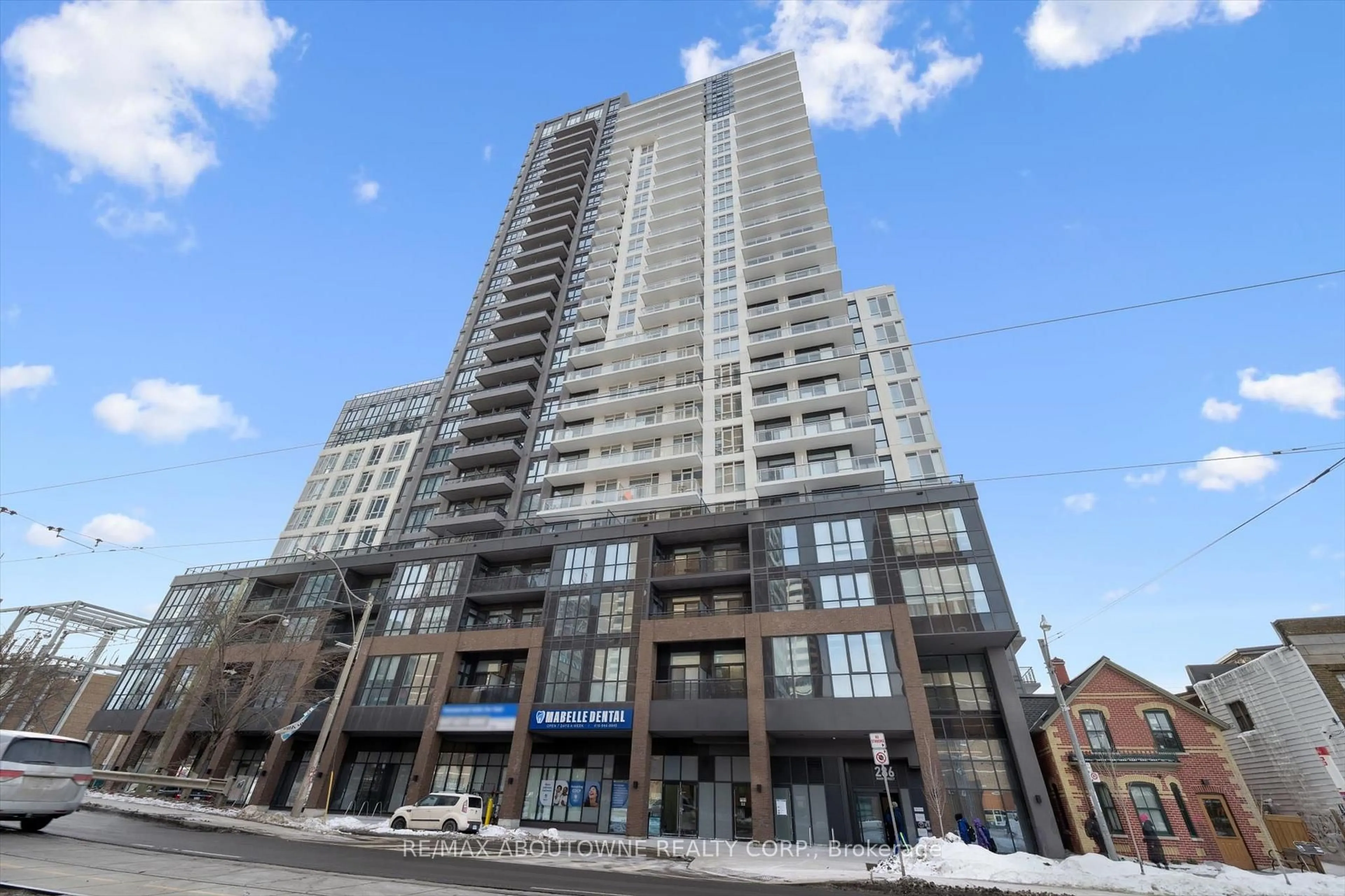 Indoor foyer for 286 Main St #802, Toronto Ontario M4C 4X4