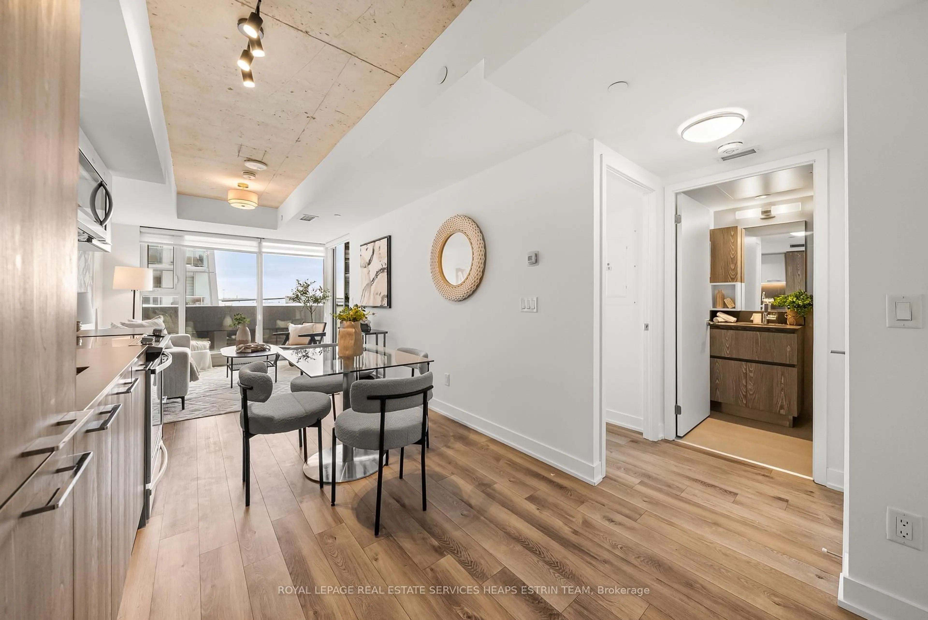 Unknown for 30 Baseball Pl #719, Toronto Ontario M4M 0E8