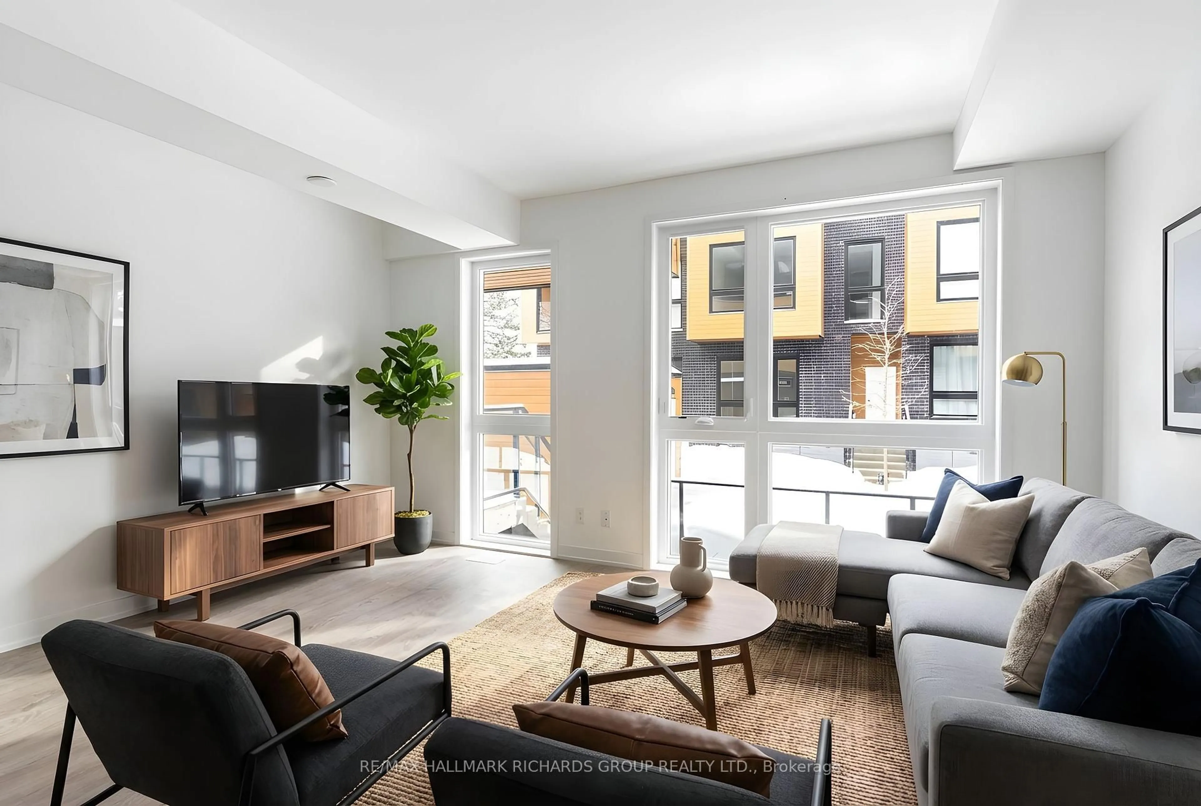 Living room with furniture, unknown for 35 Birchcliff Ave #23, Toronto Ontario M1N 3C5