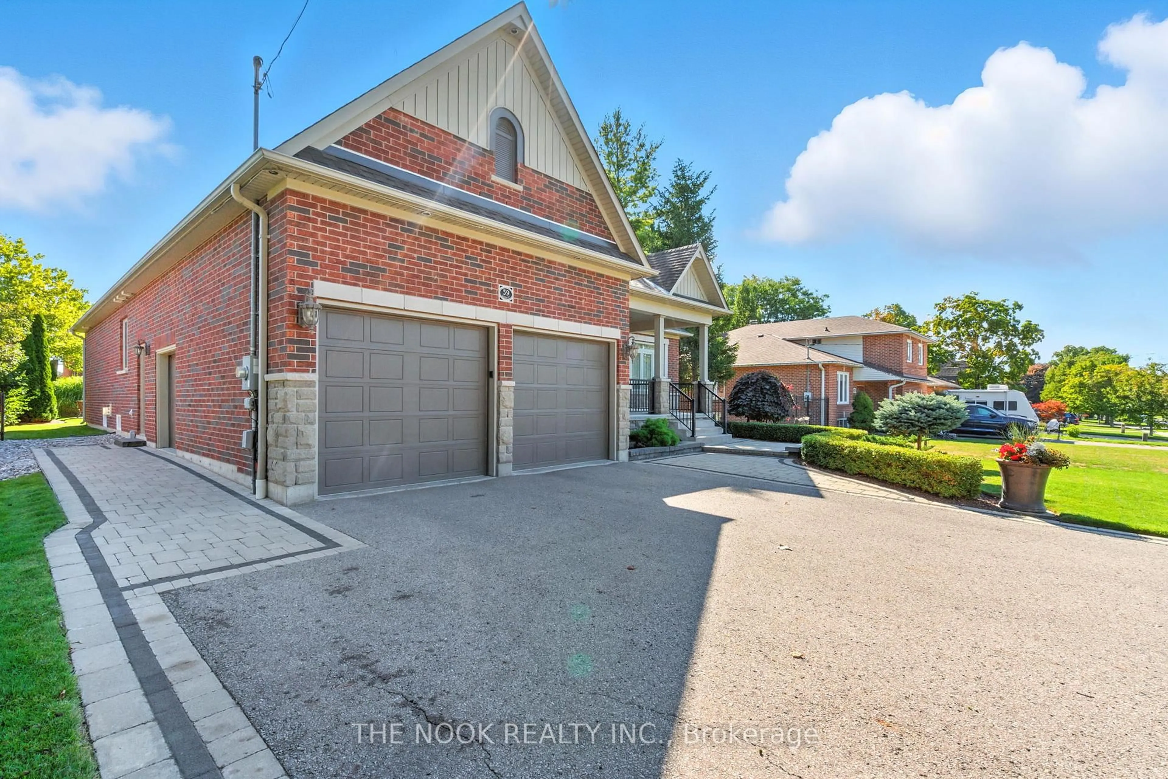 Unknown for 59 Queen St, Whitby Ontario L1M 1C4