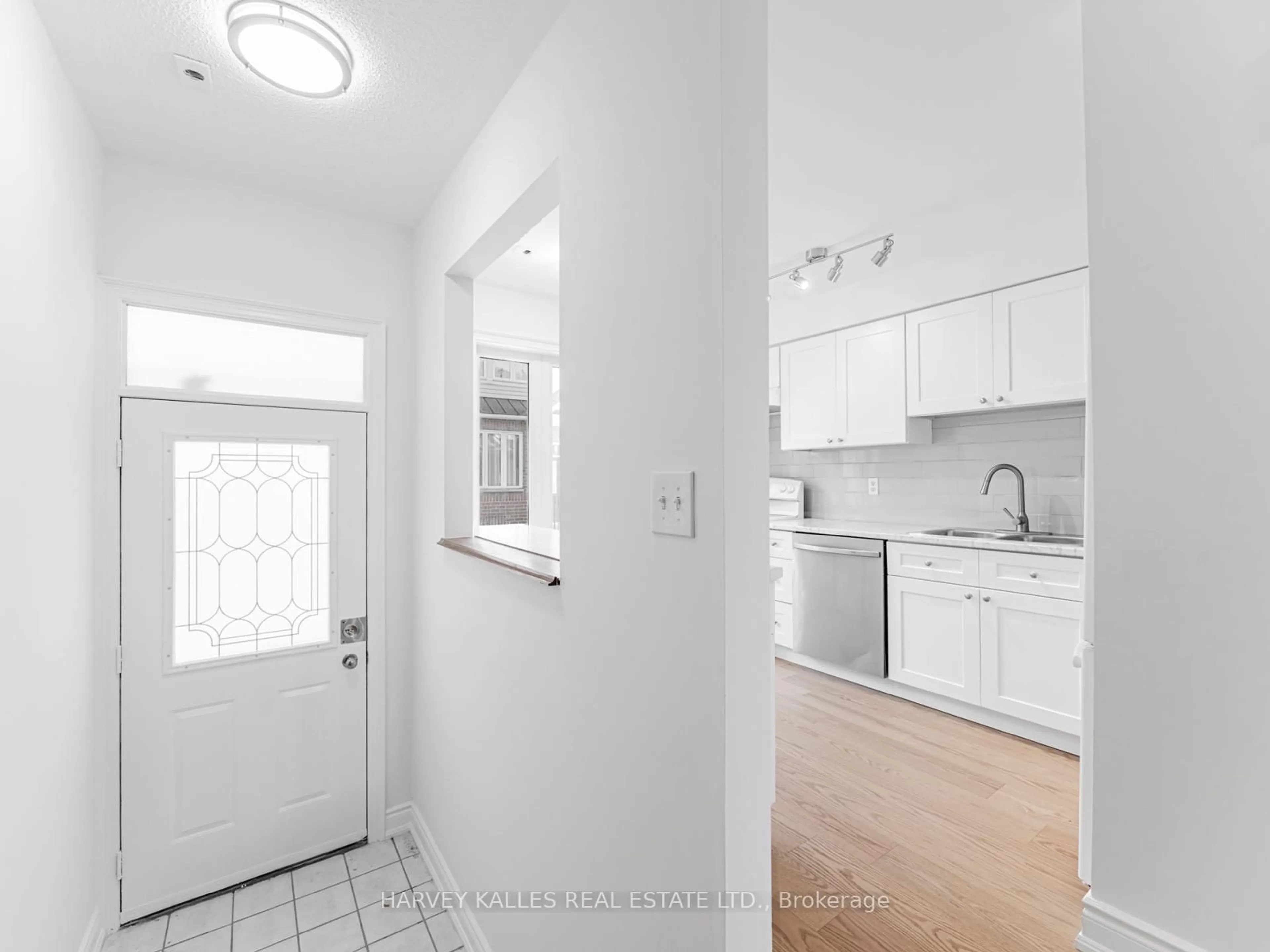 Unknown for 83 Mondeo Dr #521, Toronto Ontario M1P 5B6