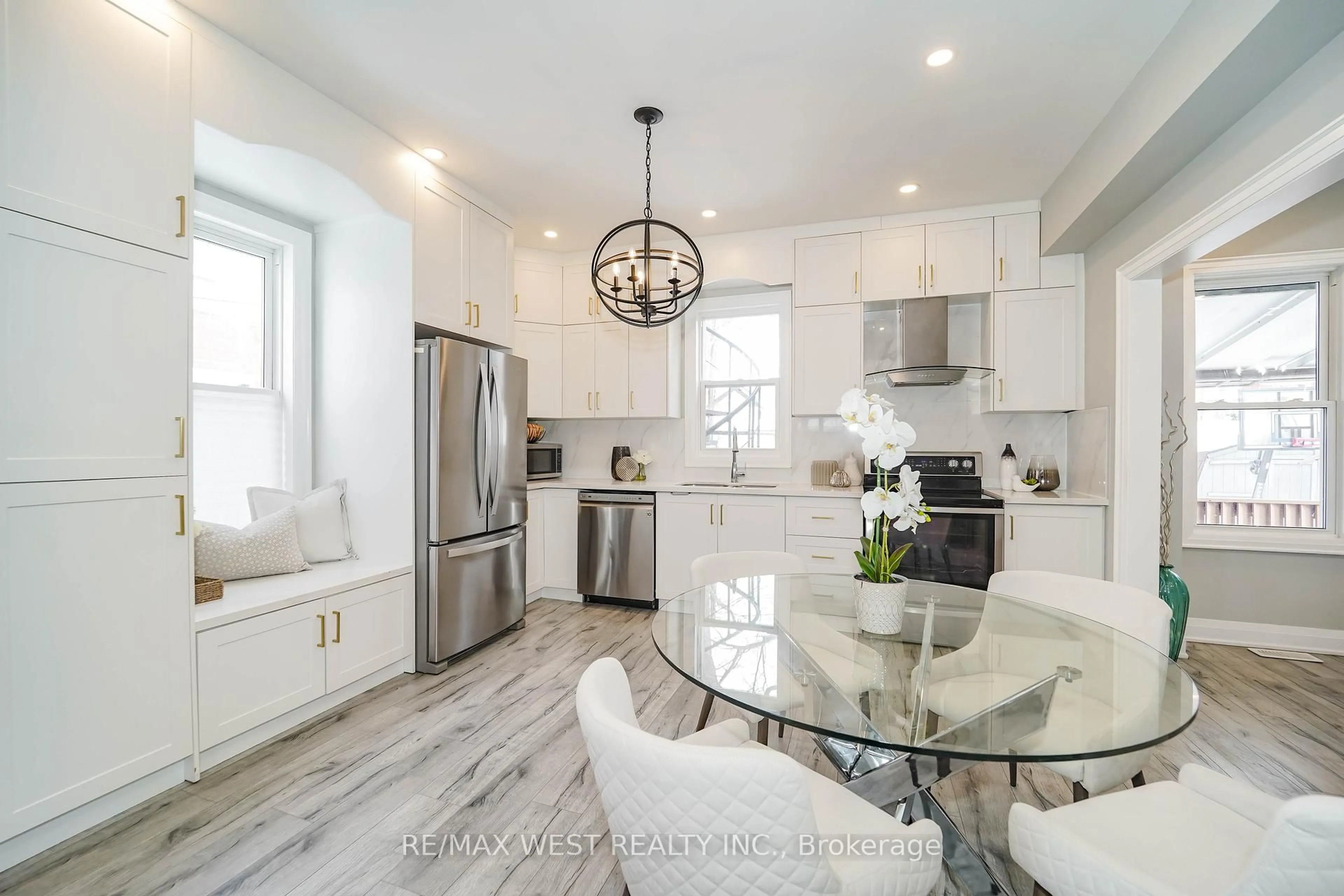 Open concept kitchen, unknown for 235 Dearborn Ave, Oshawa Ontario L1G 4Z3