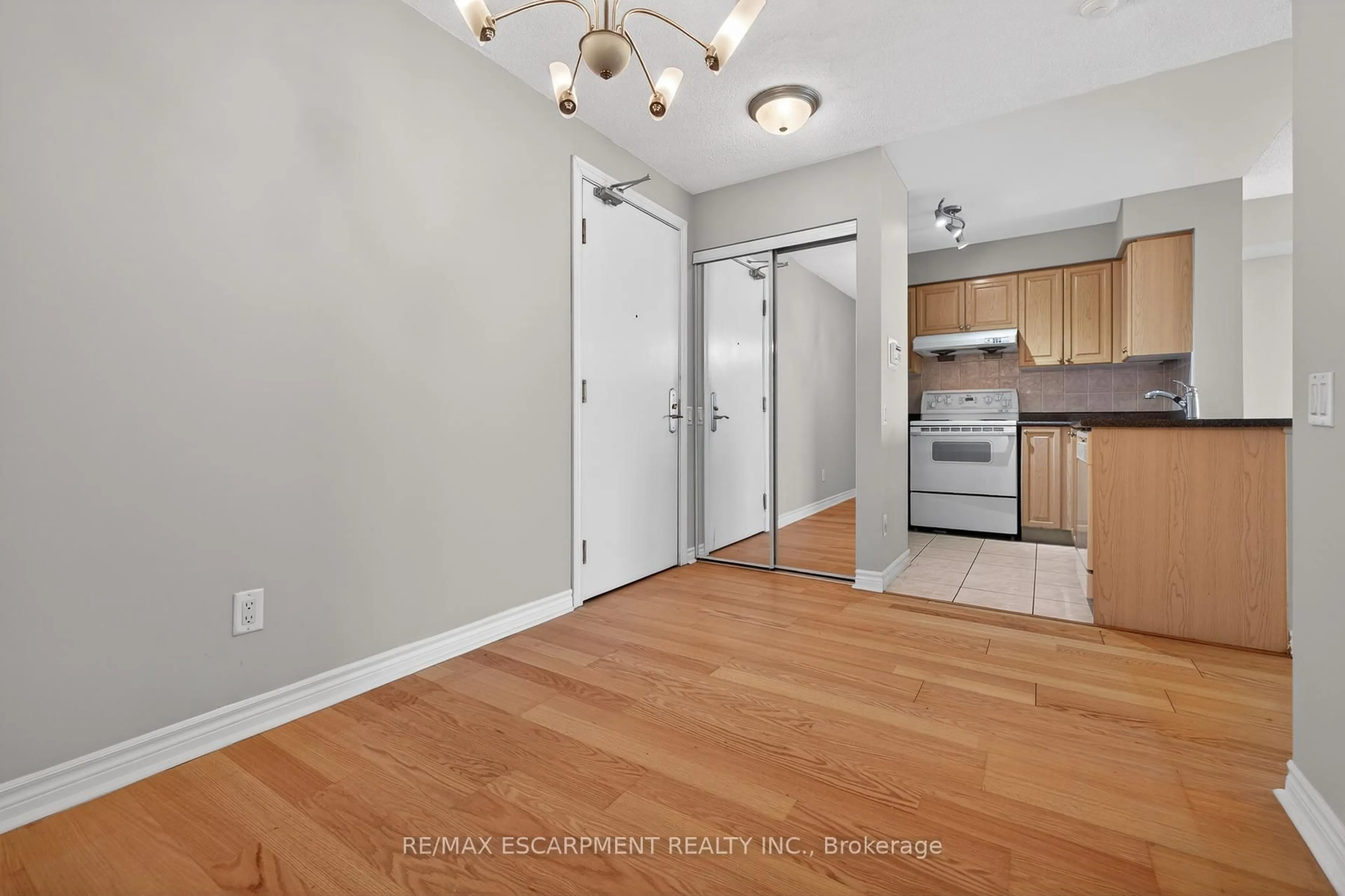 Unknown for 61 Town Centre Crt #2301, Toronto Ontario M1P 5C5