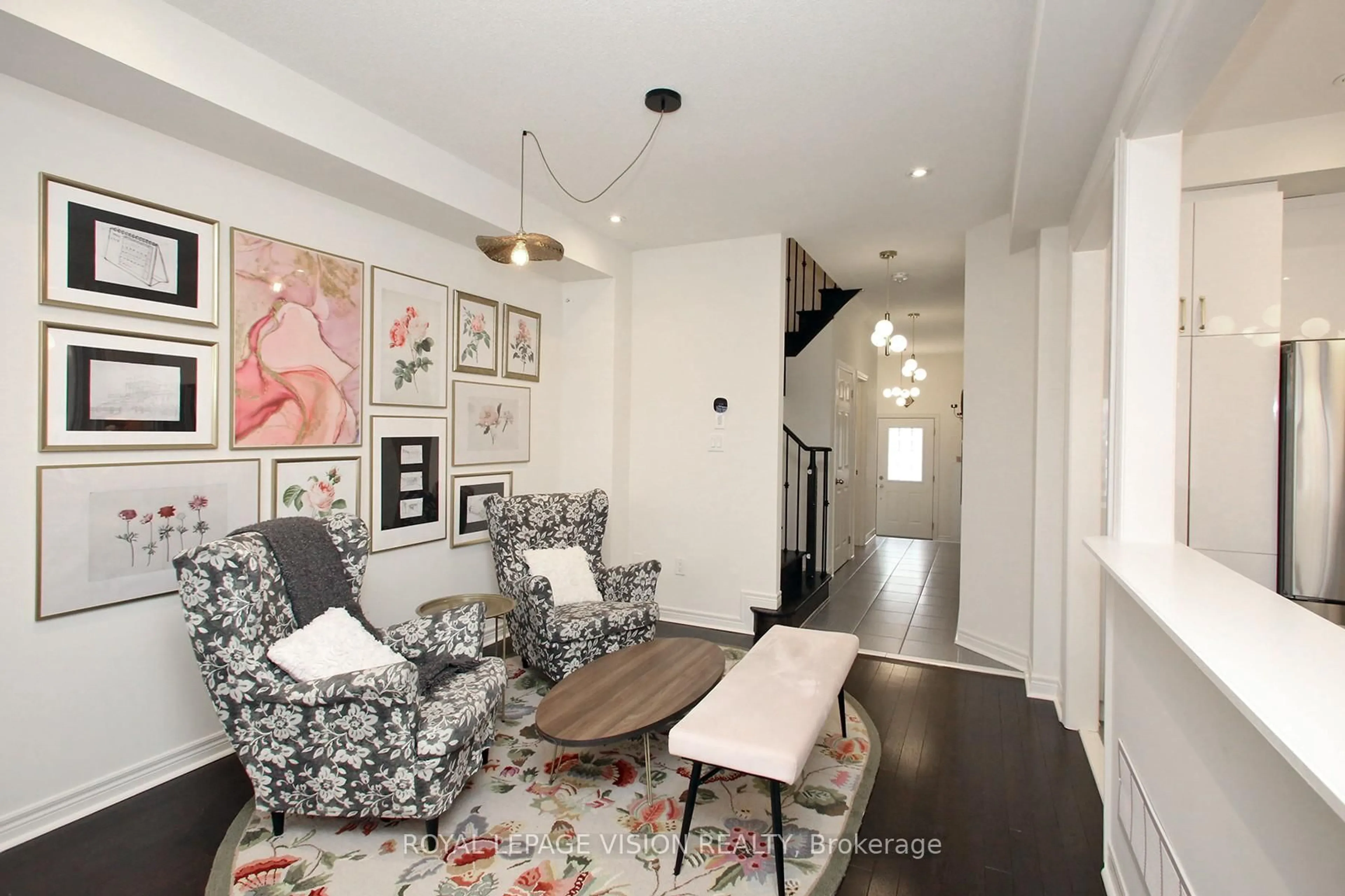 Indoor entryway for 25 Jevons Dr, Ajax Ontario L1Z 0Z5