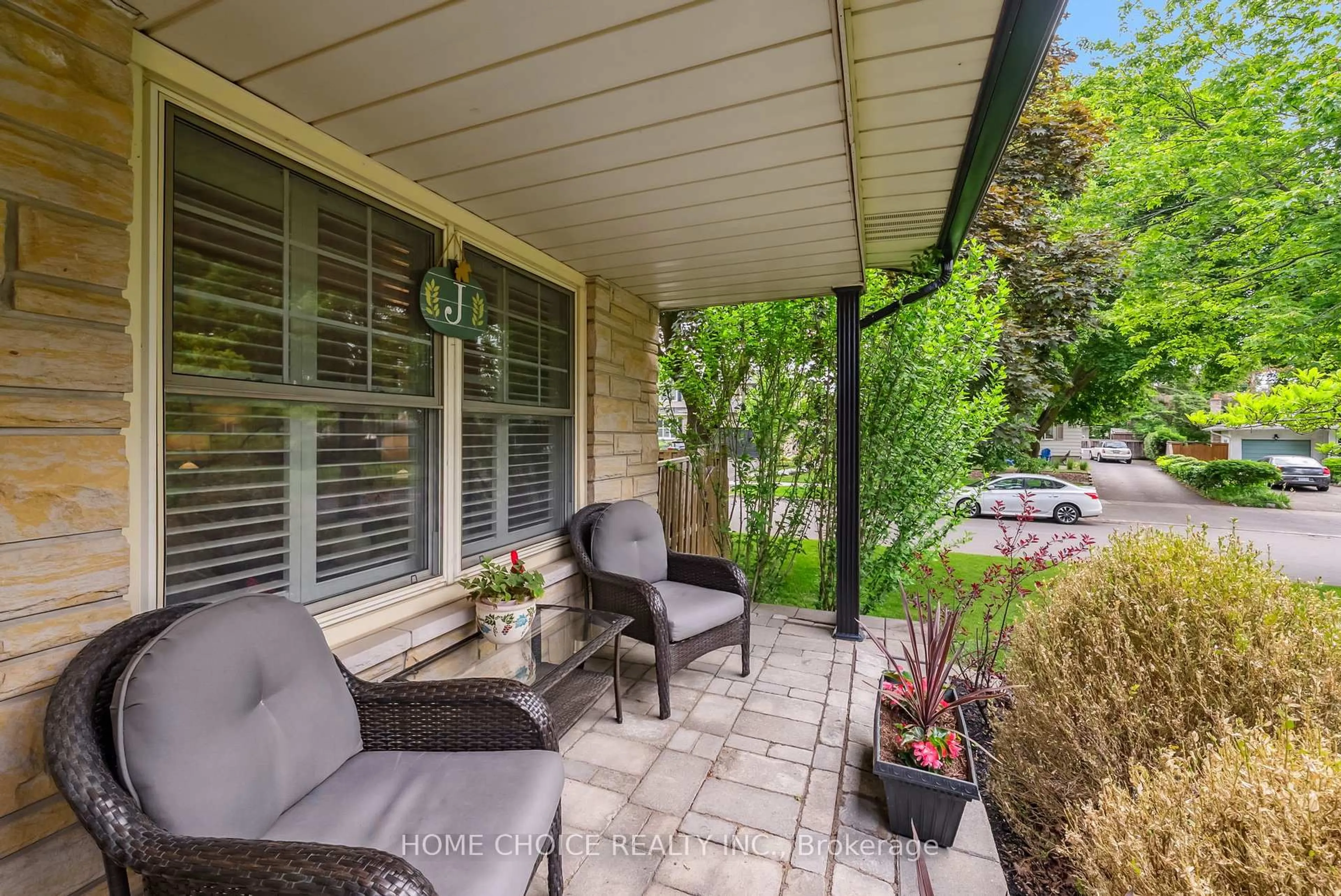 Patio, street for 1206 Northgate Cres, Oshawa Ontario L1G 7C5