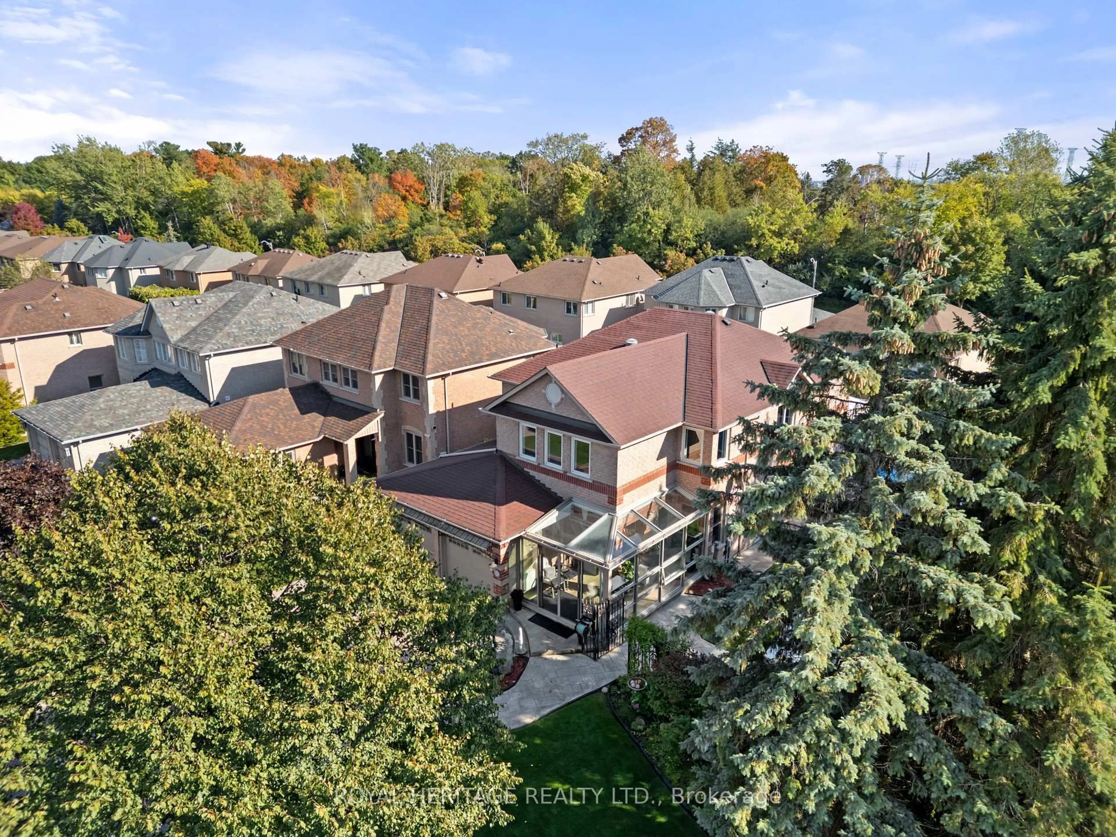 A pic from outside/outdoor area/front of a property/back of a property/a pic from drone, unknown for 1101 Gossamer Dr, Pickering Ontario L1X 2T7