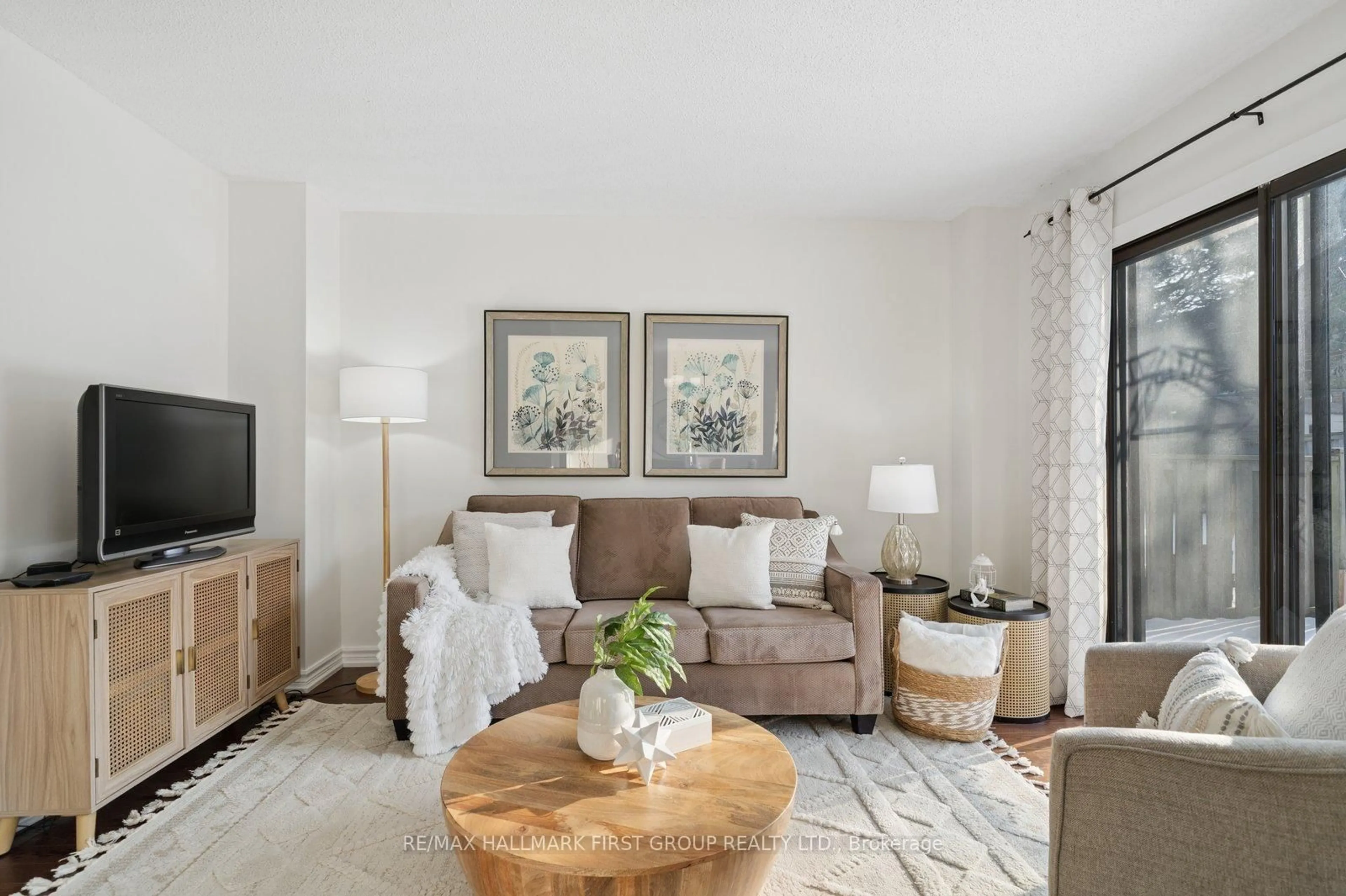 Living room with furniture, unknown for 154 Radford Dr, Ajax Ontario L1T 2C9