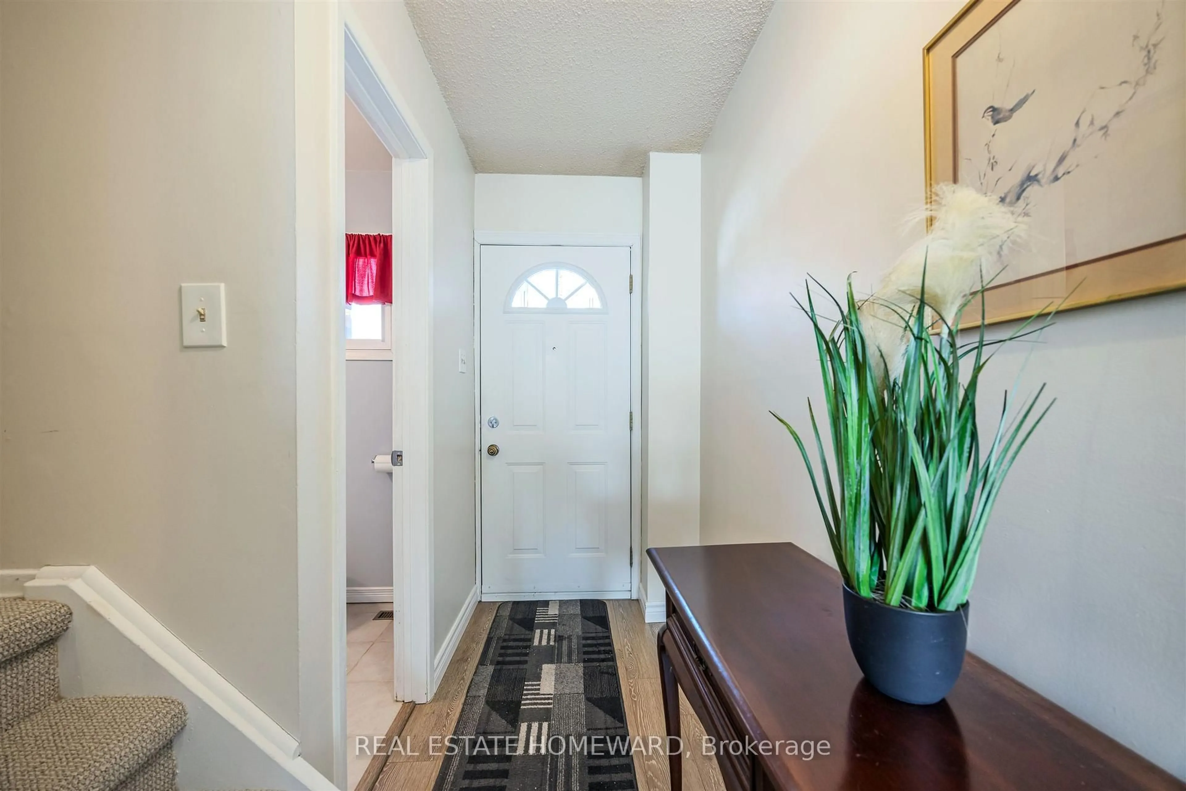 Indoor entryway for 1975 Memory Lane #23, Pickering Ontario L1V 3M3