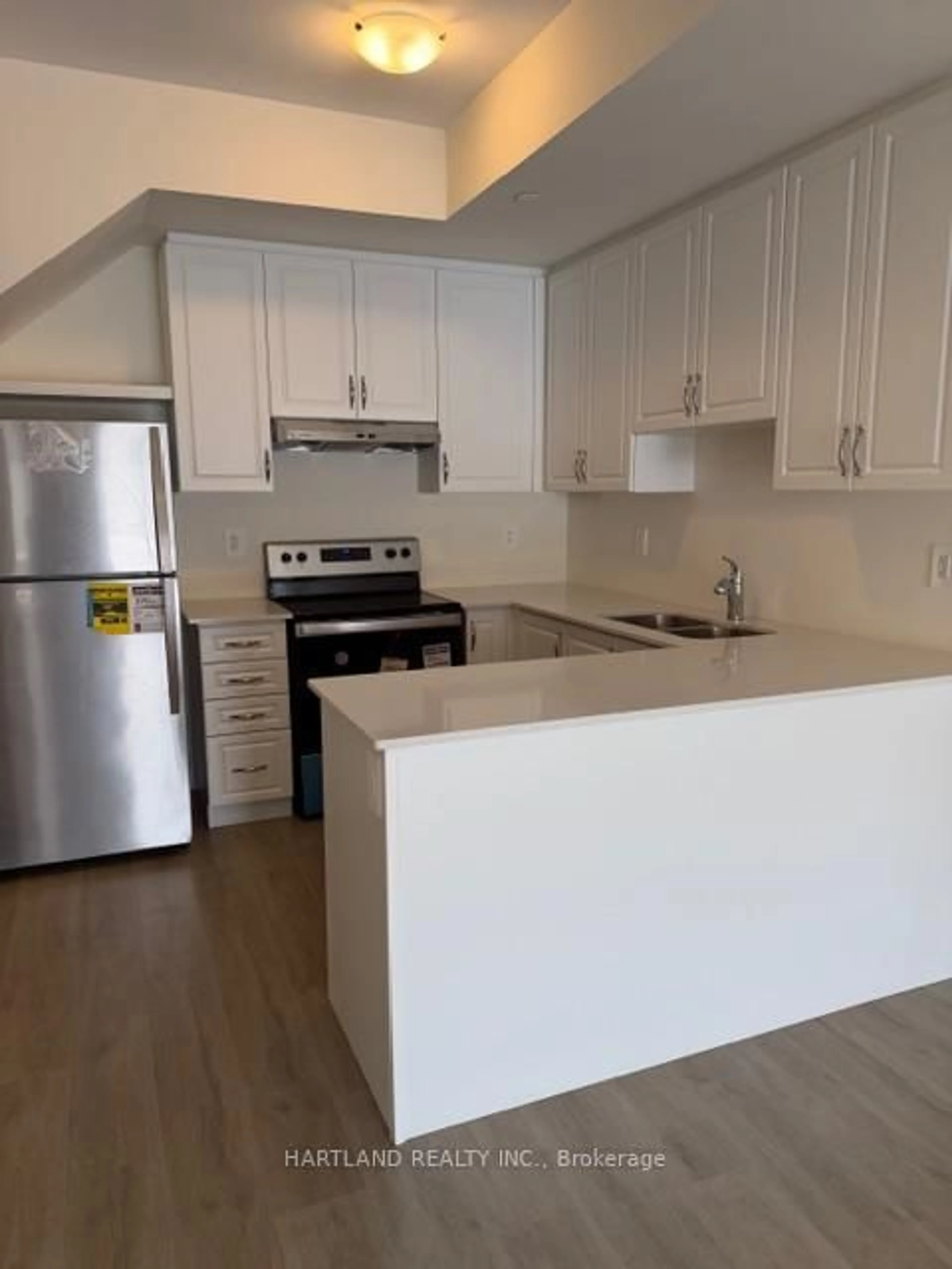 Standard kitchen, unknown for 1695 Dersan St #223, Pickering Ontario L1X 0S8