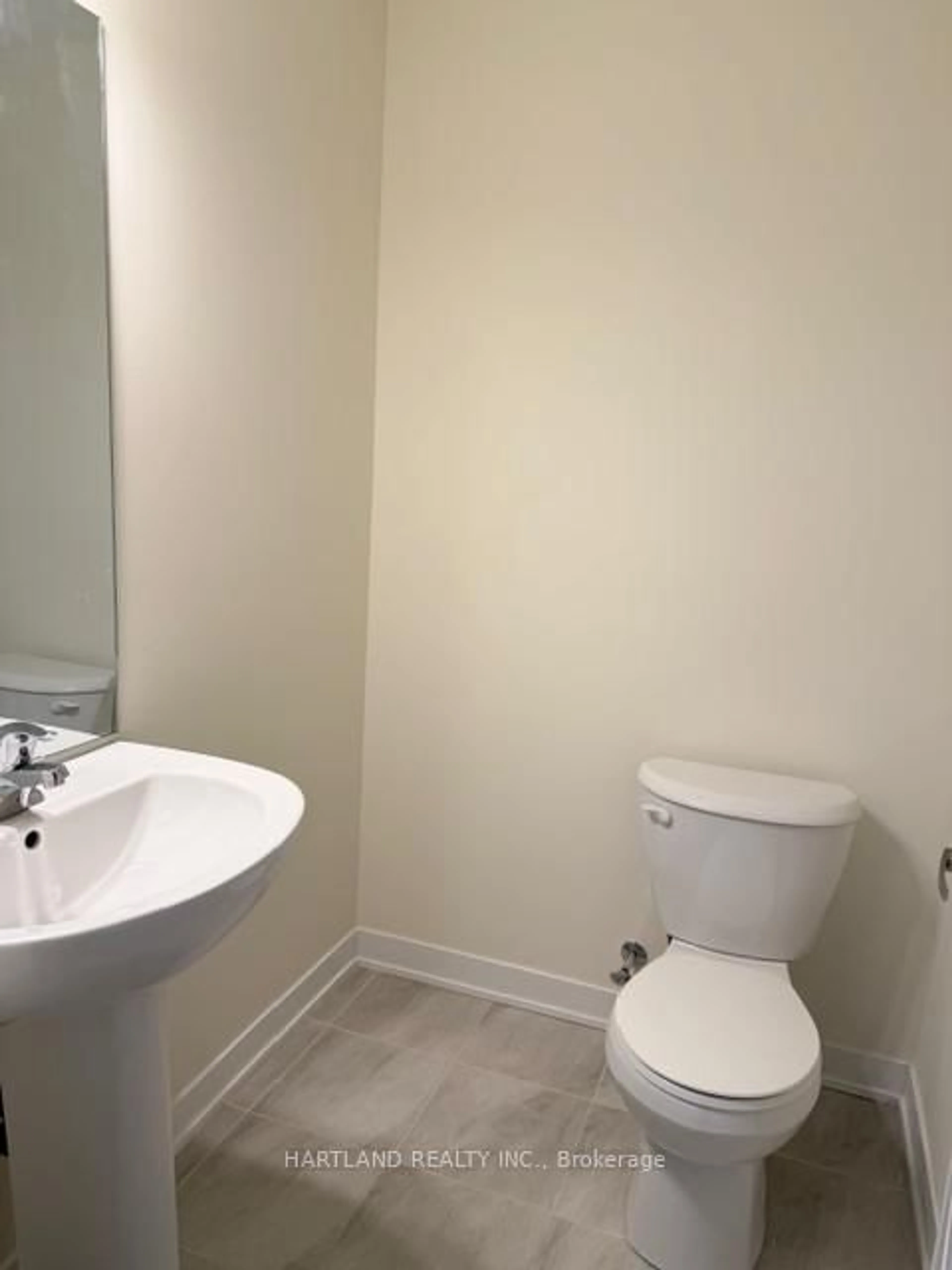 A pic of a room for 1695 Dersan St #223, Pickering Ontario L1X 0S8