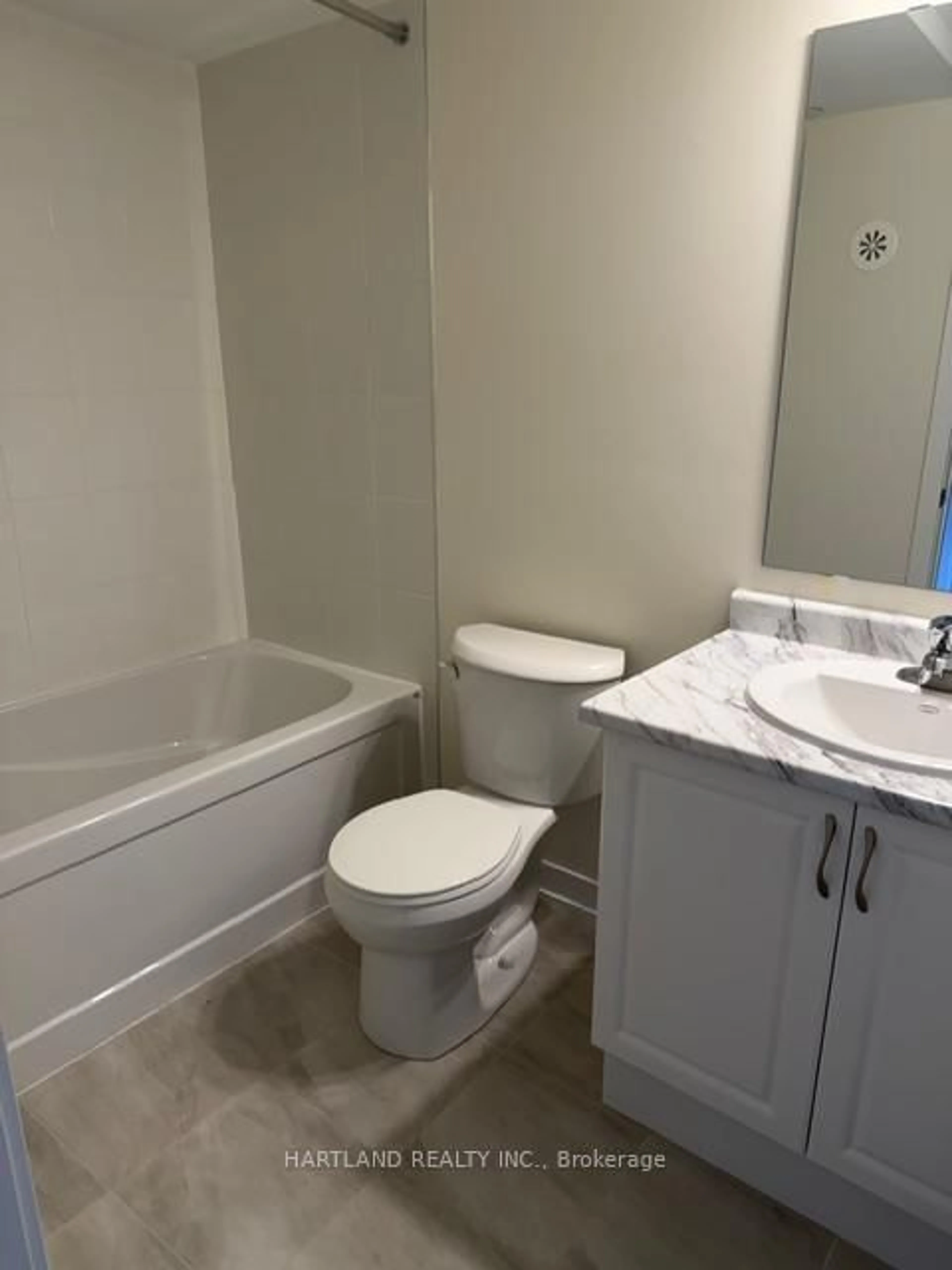 Standard bathroom, unknown for 1695 Dersan St #223, Pickering Ontario L1X 0S8
