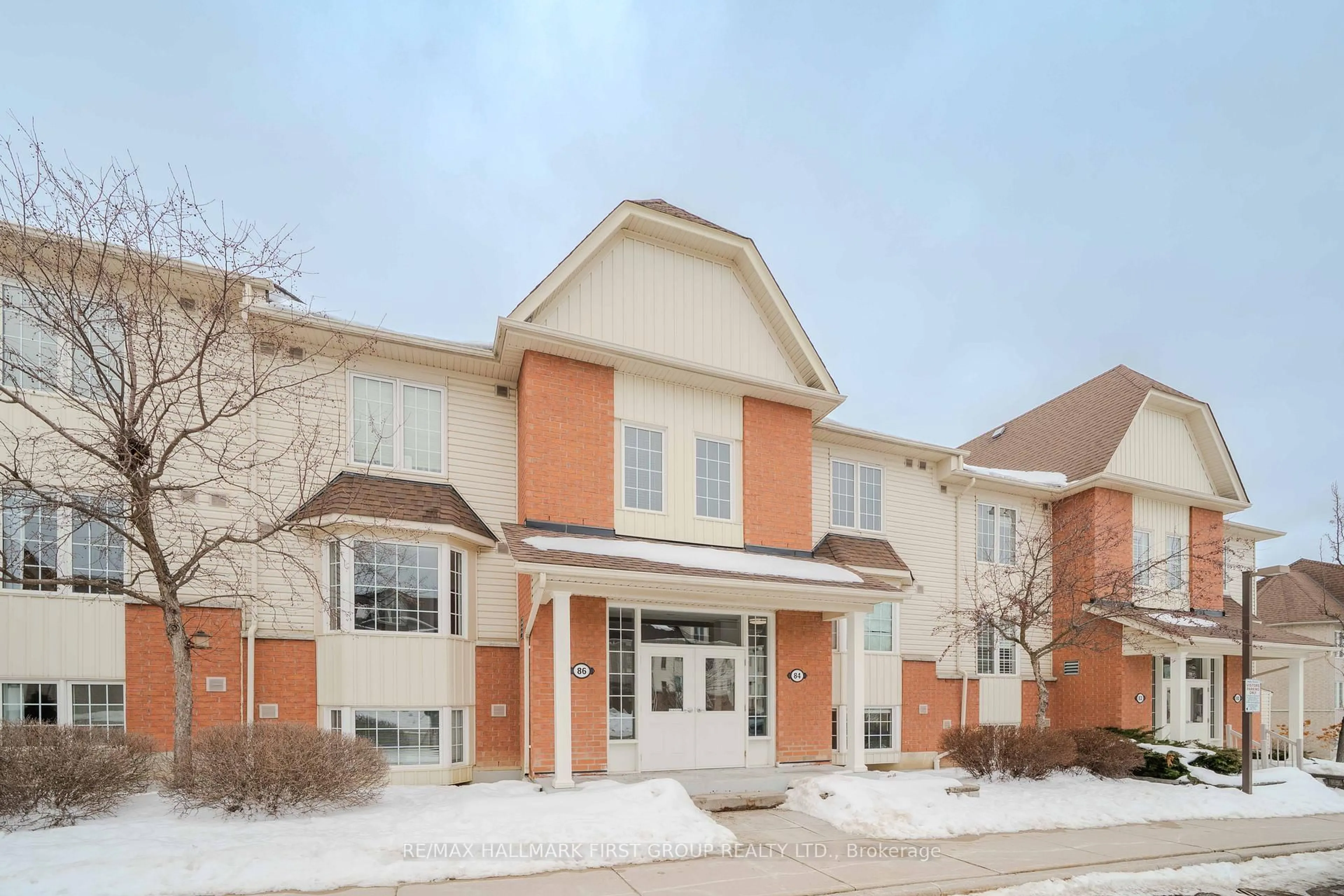 Indoor foyer for 84 Petra Way #1, Whitby Ontario L1R 0A3