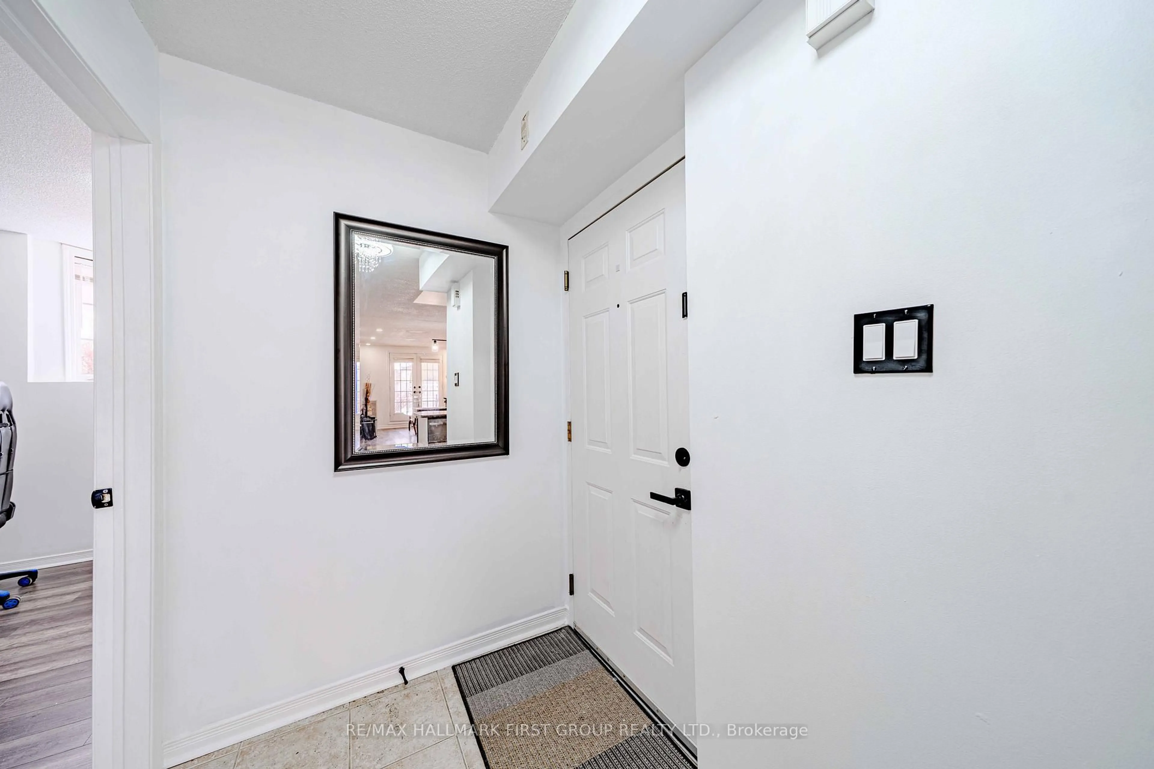 Indoor entryway for 84 Petra Way #1, Whitby Ontario L1R 0A3