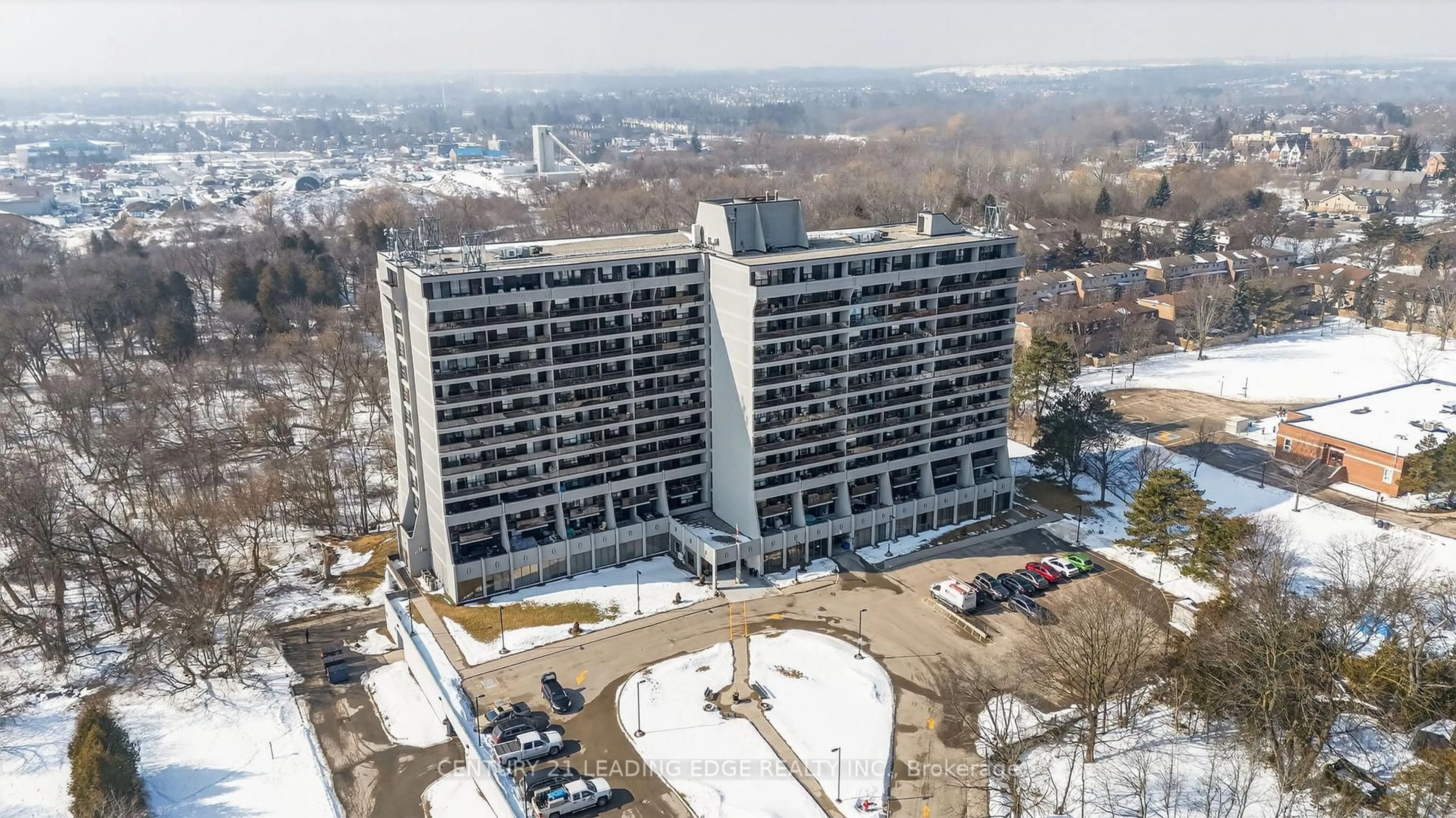 A pic from outside/outdoor area/front of a property/back of a property/a pic from drone, building for 92 Church St #1010, Ajax Ontario L1S 6B4