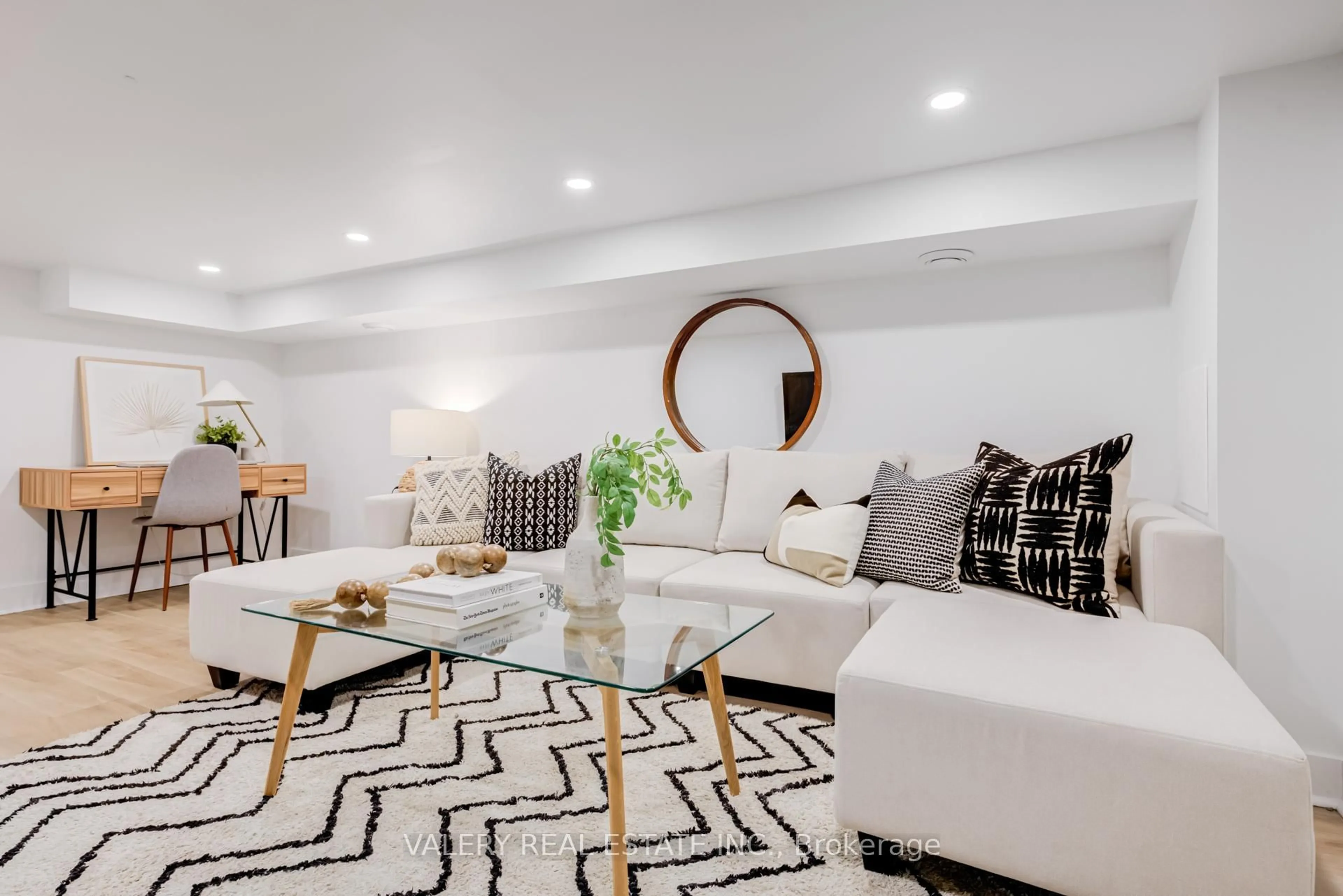 Living room with furniture, carpet floor for 146 Hanson St, Toronto Ontario M4C 1A4