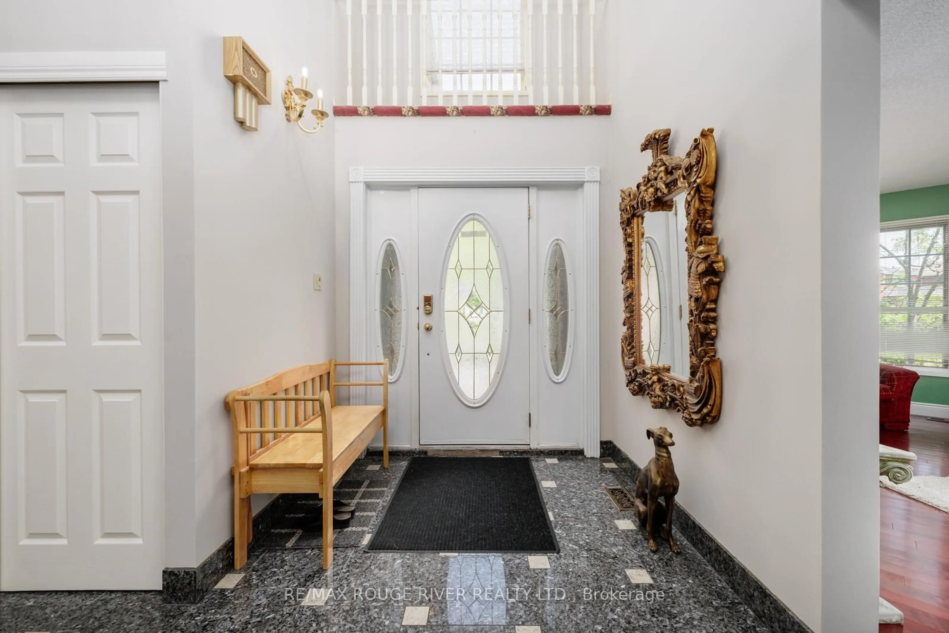 Indoor foyer for 1106 Ridge Valley Dr, Oshawa Ontario L1K 2E2