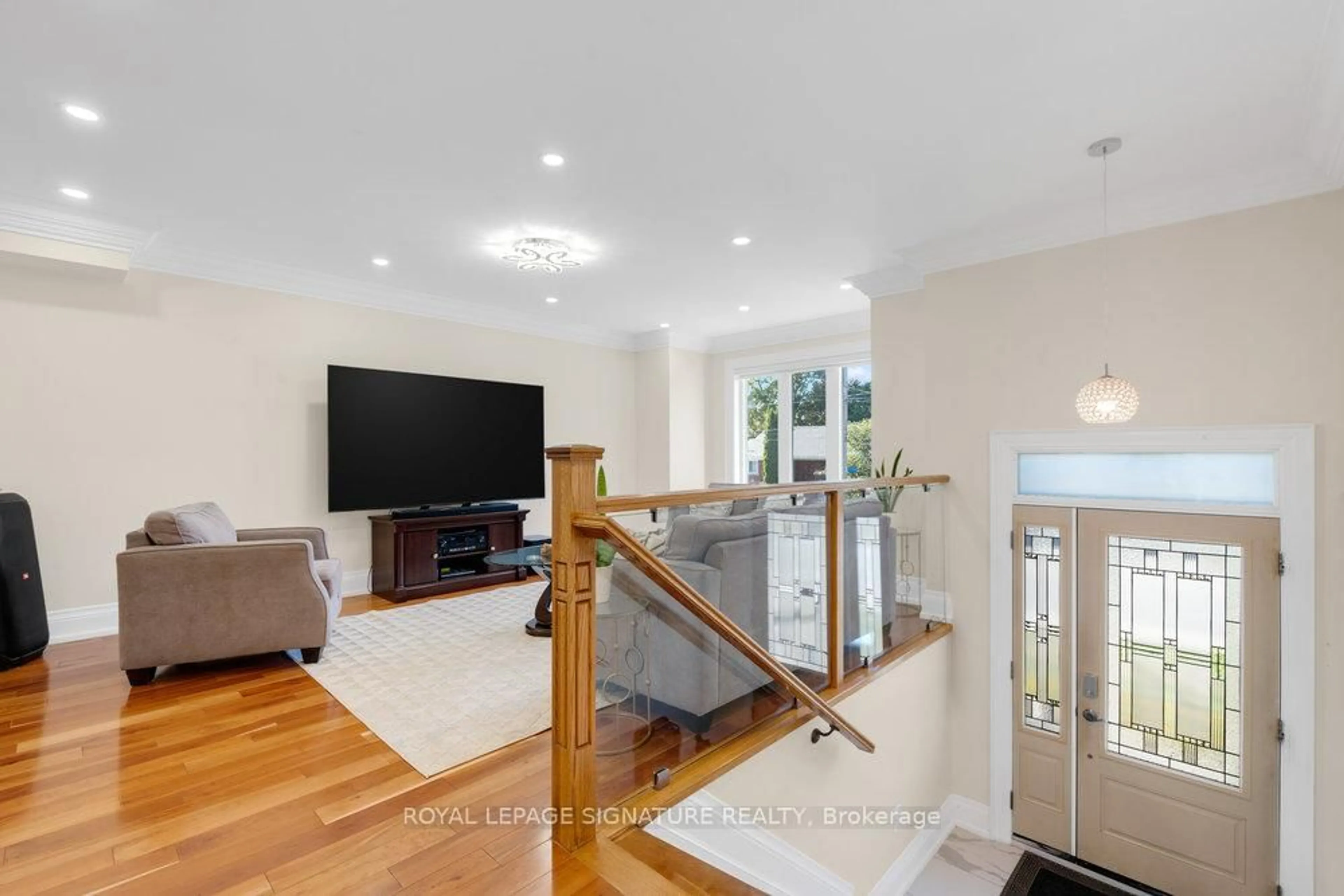 Unknown for 229A McIntosh St, Toronto Ontario M1N 3Z2