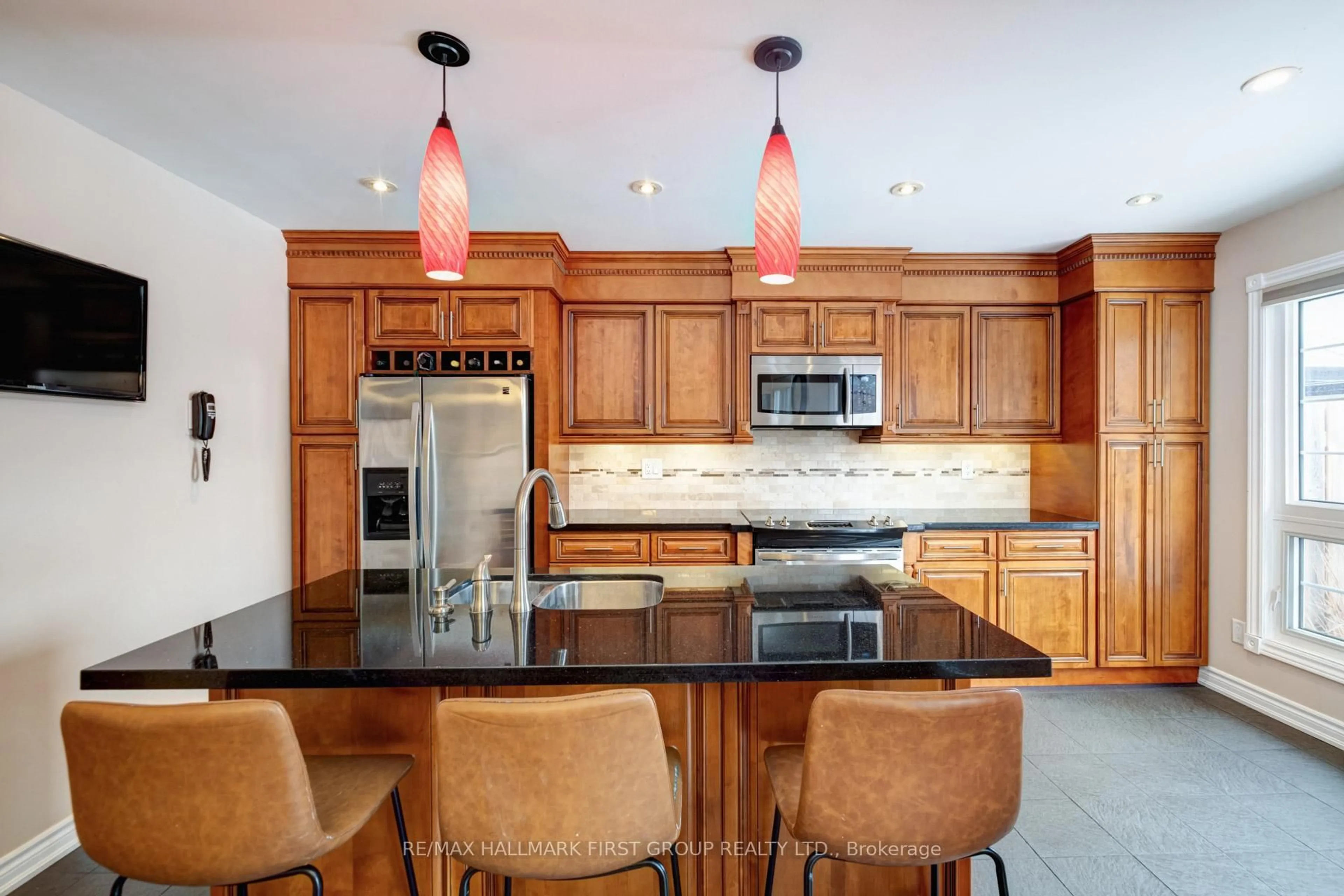 Contemporary kitchen, ceramic/tile floor for 565 Birkdale St, Oshawa Ontario L1H 8C3