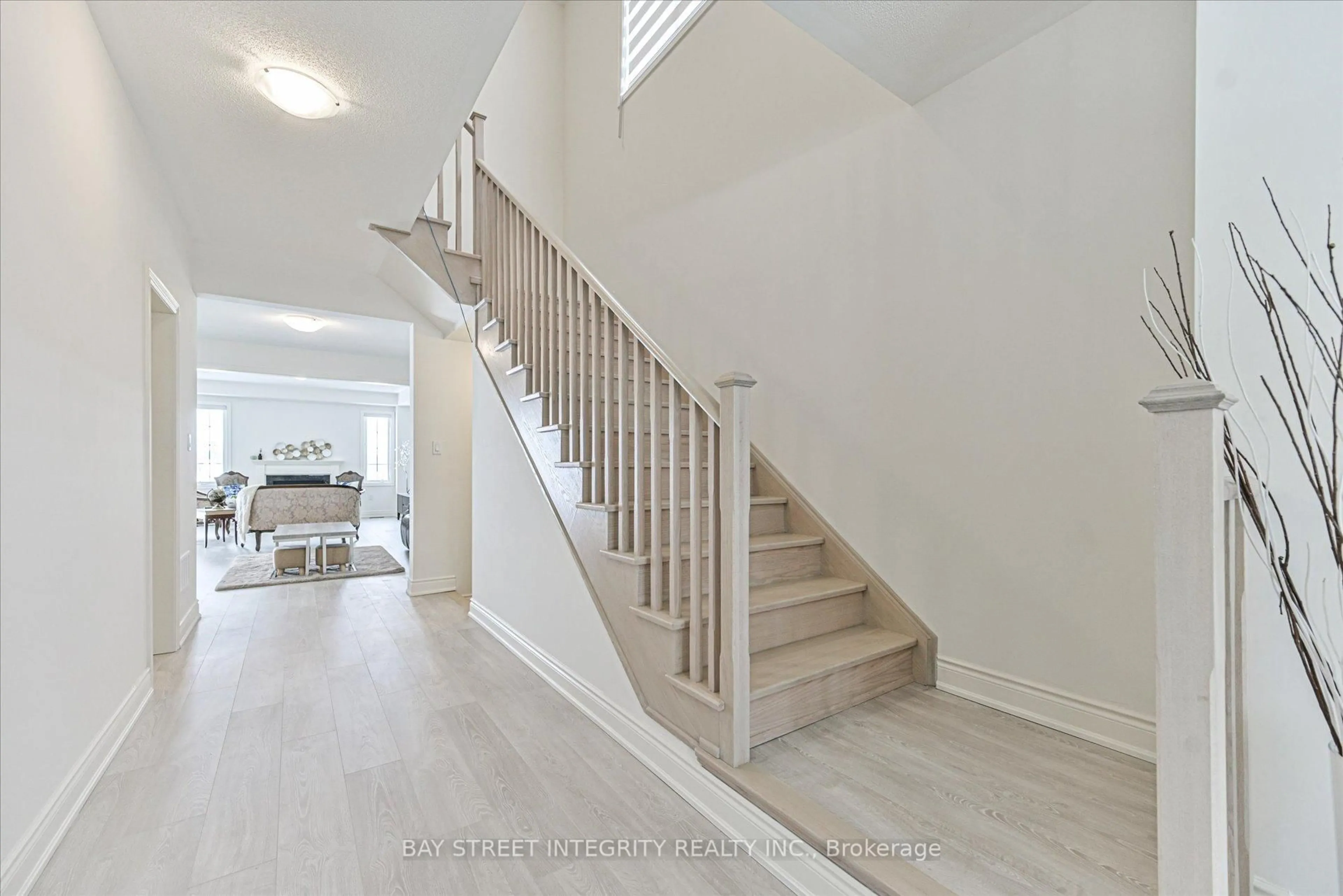 Stairs for 1452 Wheatcroft Dr, Oshawa Ontario L1L 0W5