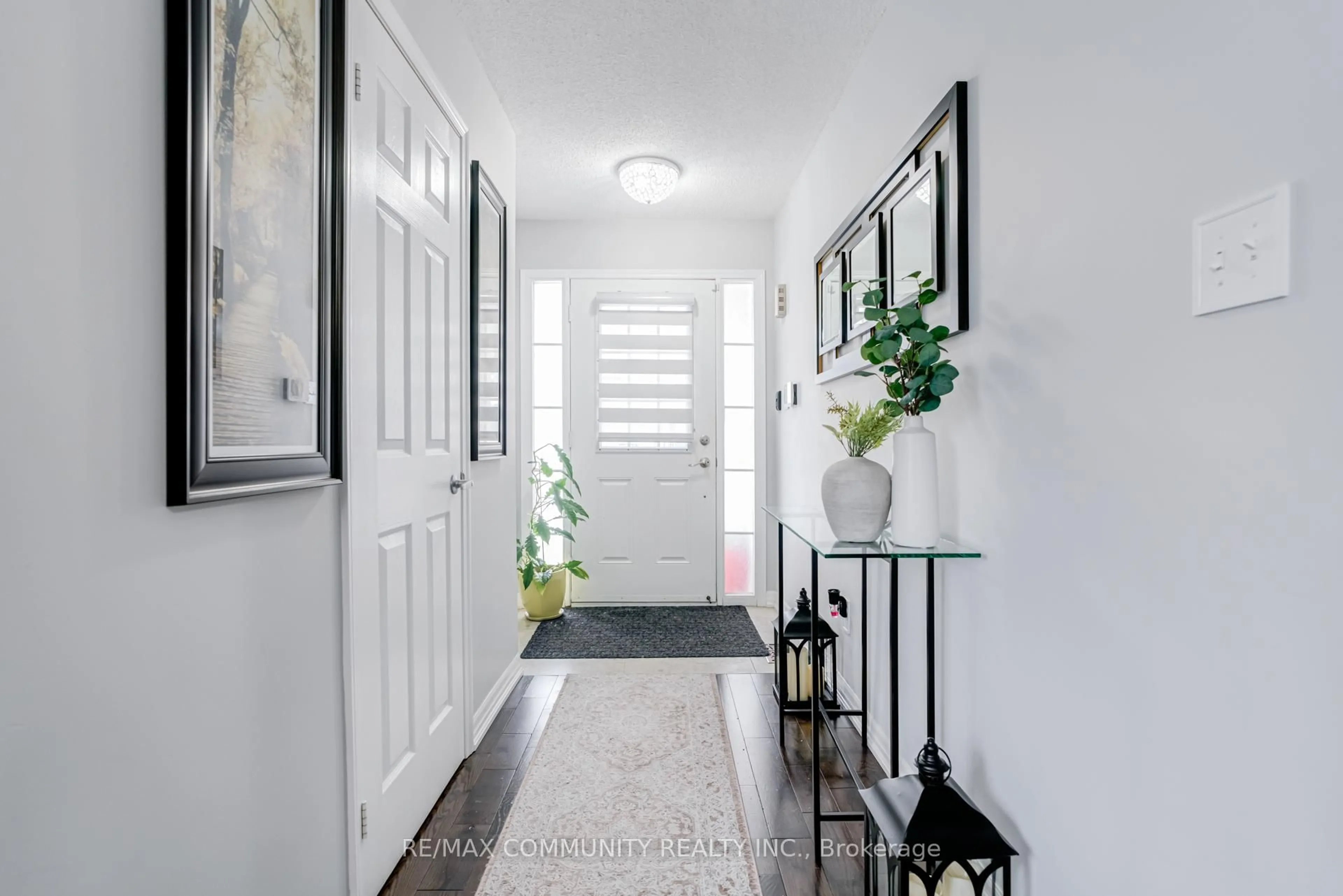 Indoor entryway for 1115 Ormond Dr, Oshawa Ontario L1K 0K5