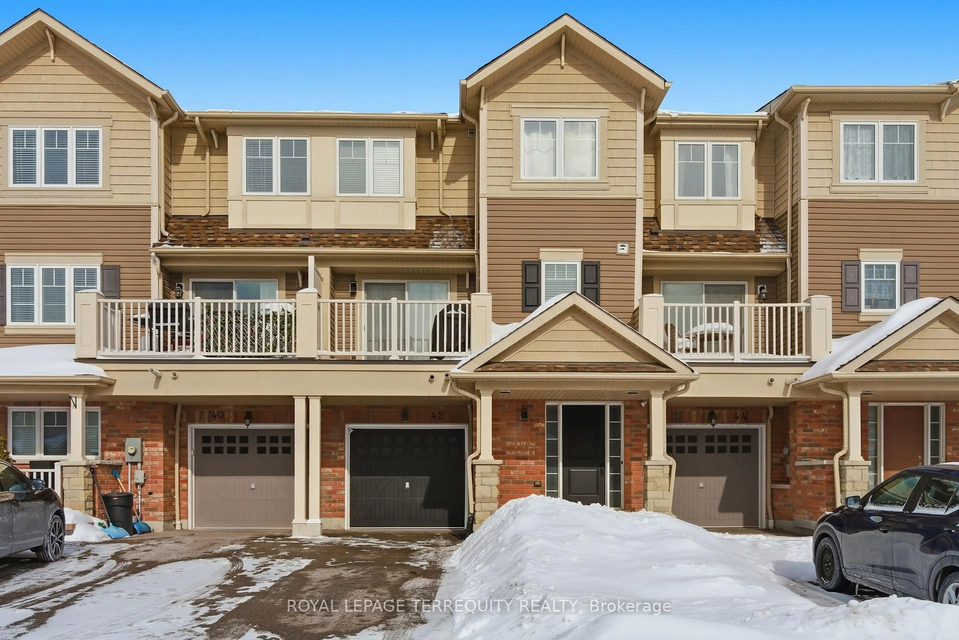 Unknown for 42 Artania St, Oshawa Ontario L1L 0E7