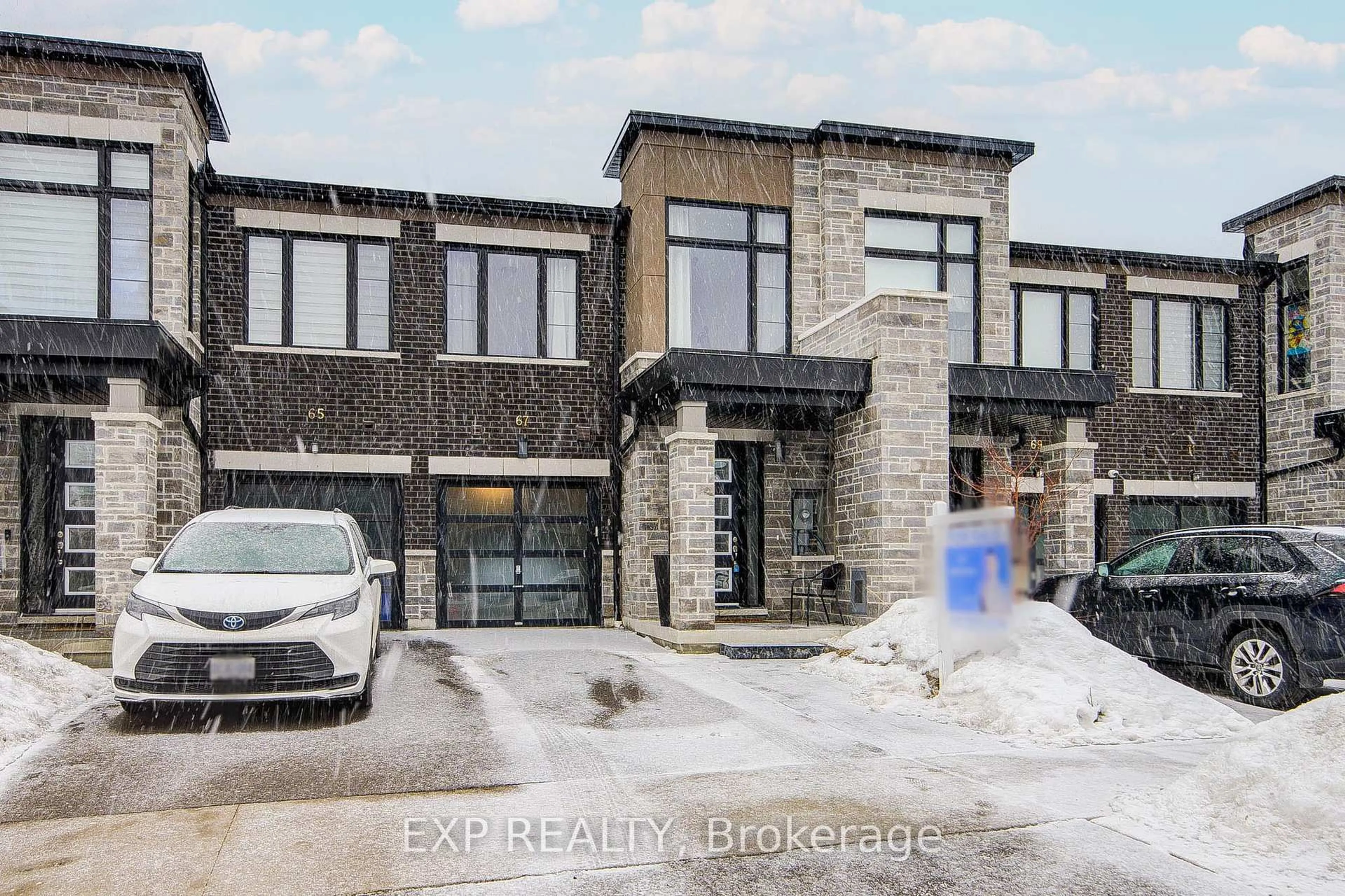 Home with brick exterior material, street for 67 Pine Gate Pl, Whitby Ontario L1R 0S2