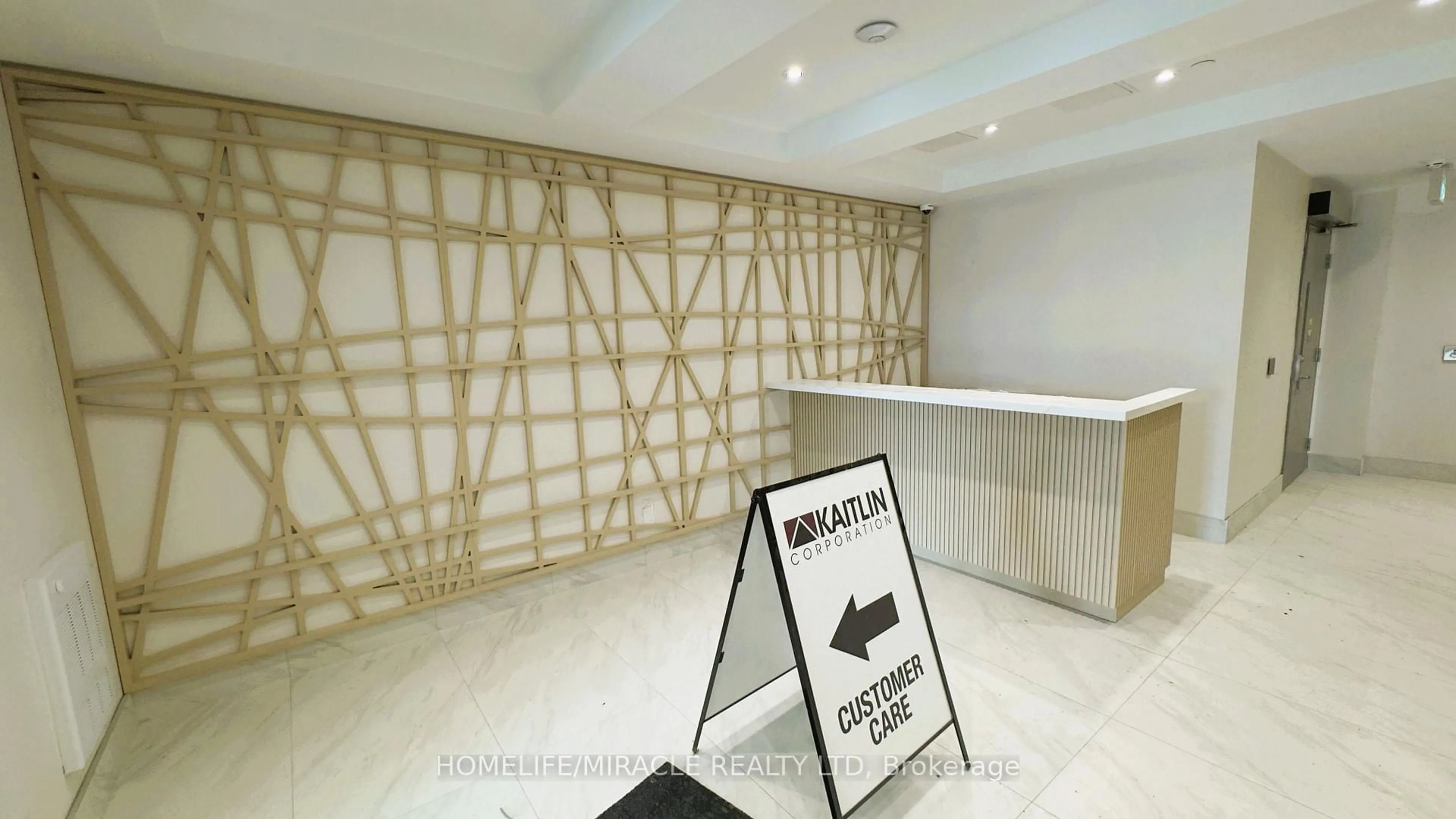 Indoor foyer for 55 Clarington Blvd #404, Clarington Ontario L1C 7J4