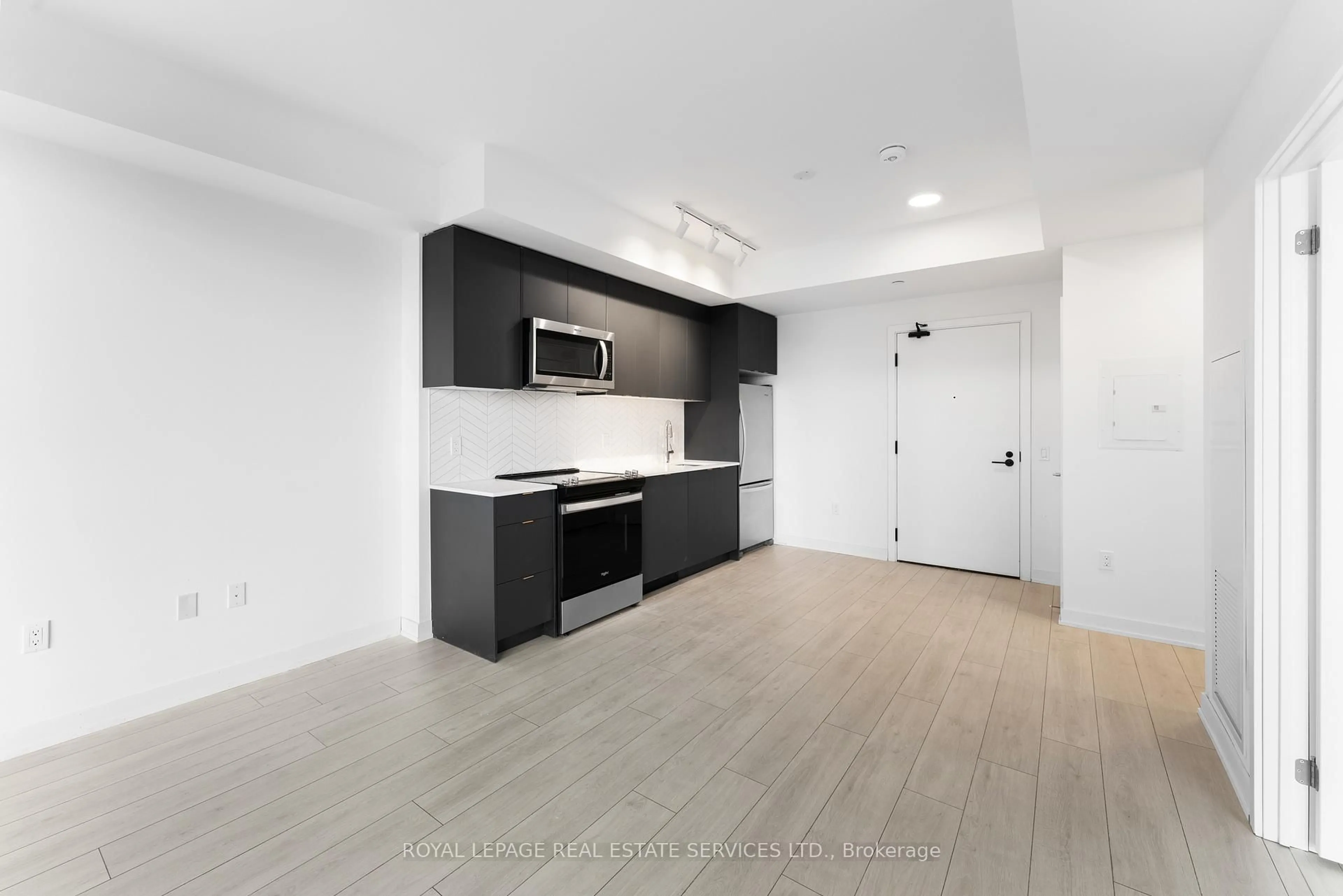 Unknown for 1606 Charles St #601, Whitby Ontario L1N 0P1