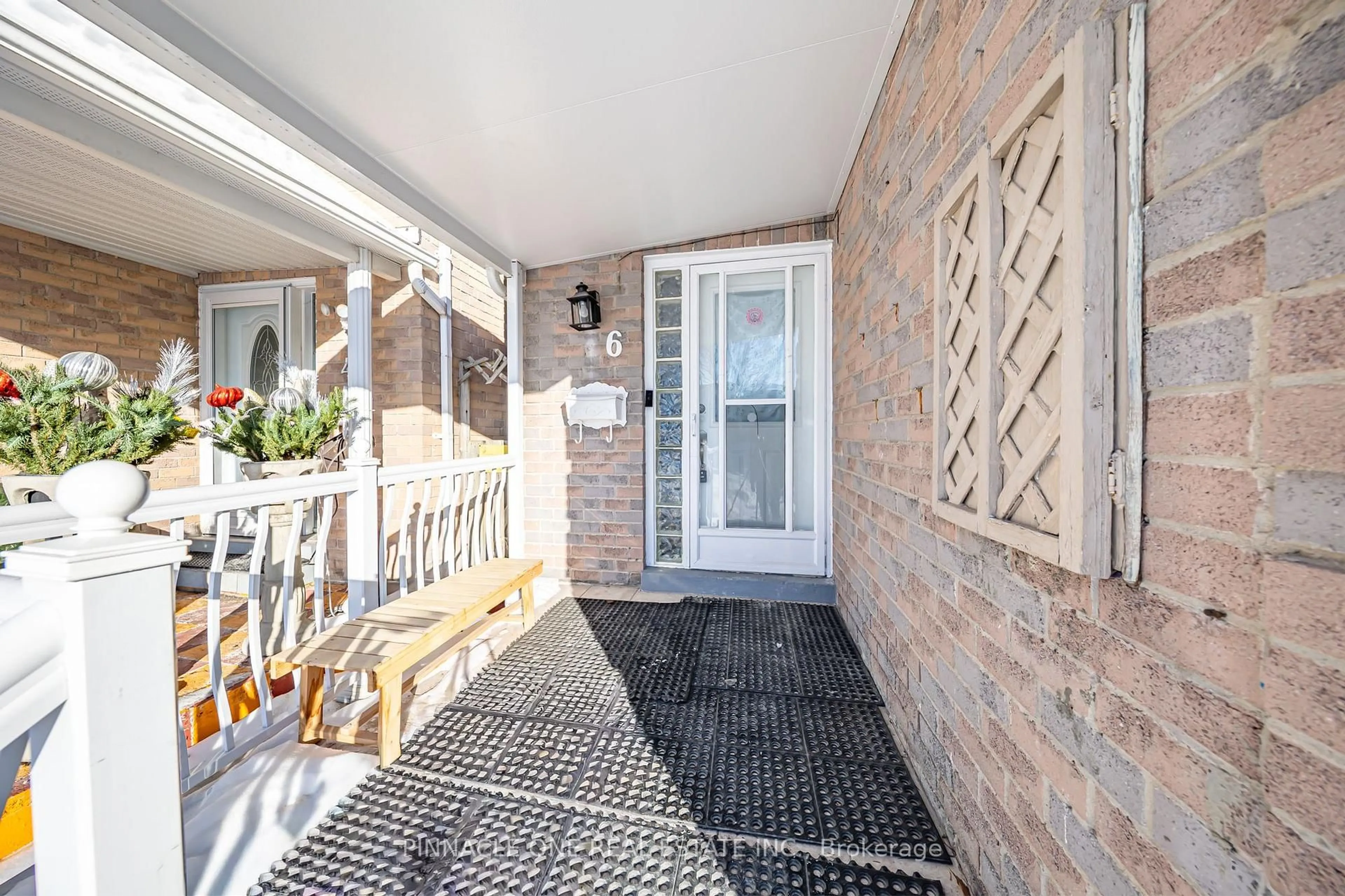 Unknown for 6 Mansewood Gdns, Toronto Ontario M1E 5A6