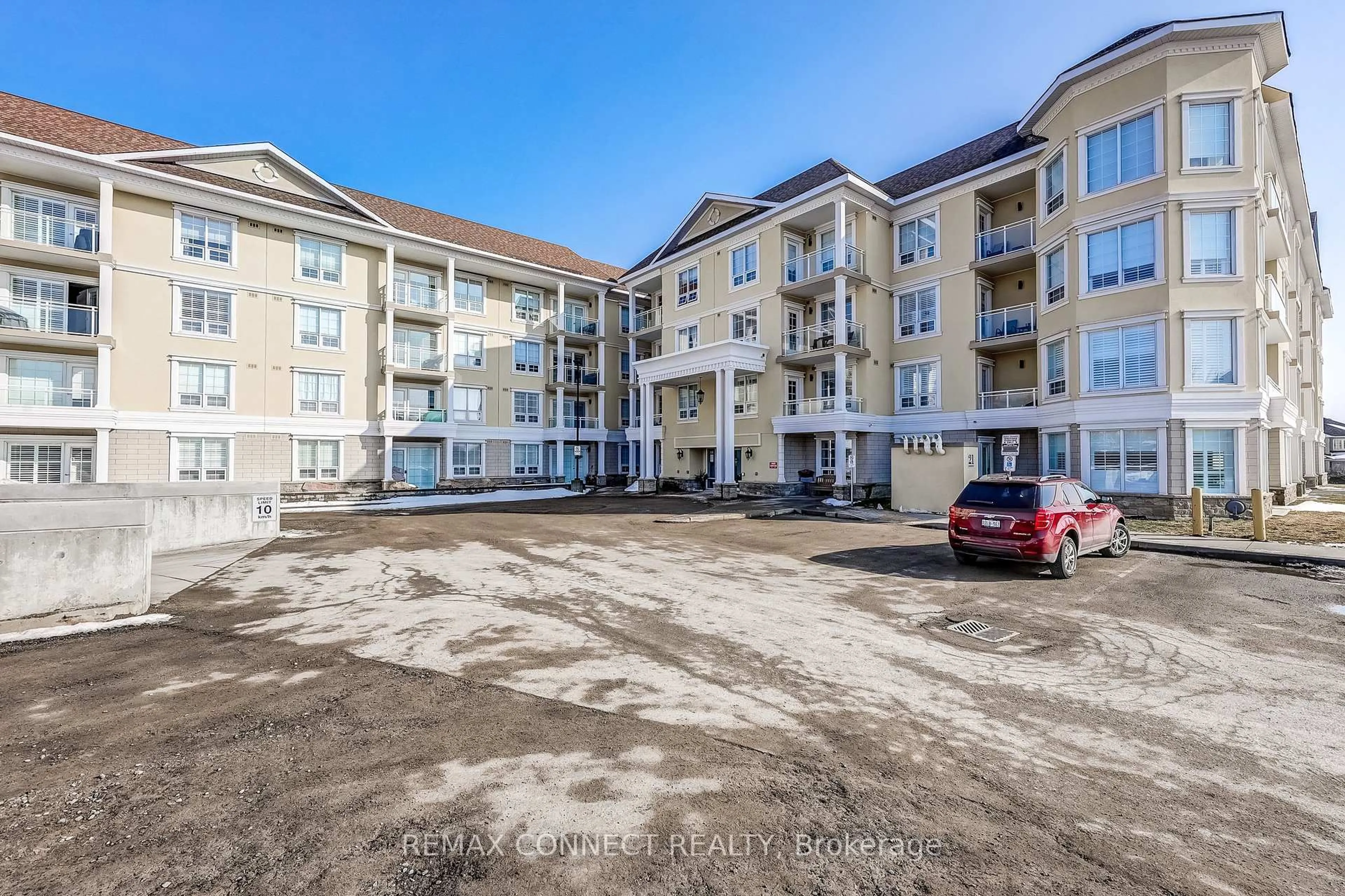 A pic from outside/outdoor area/front of a property/back of a property/a pic from drone, building for 21 Brookhouse Dr #420, Clarington Ontario L1B 0B4