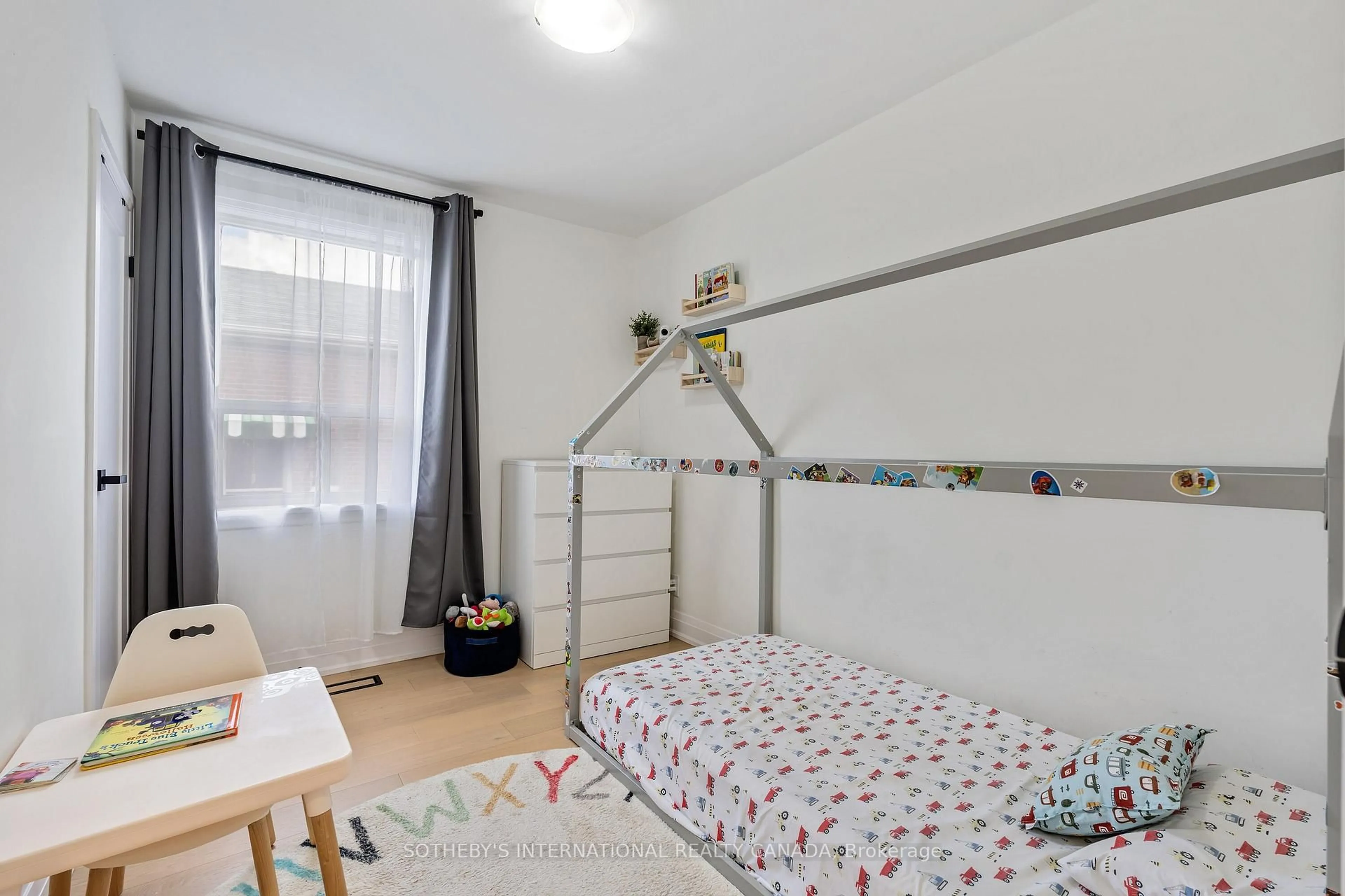 Bedroom with bed, unknown for 38 Vauxhall Dr, Toronto Ontario M1P 1P7