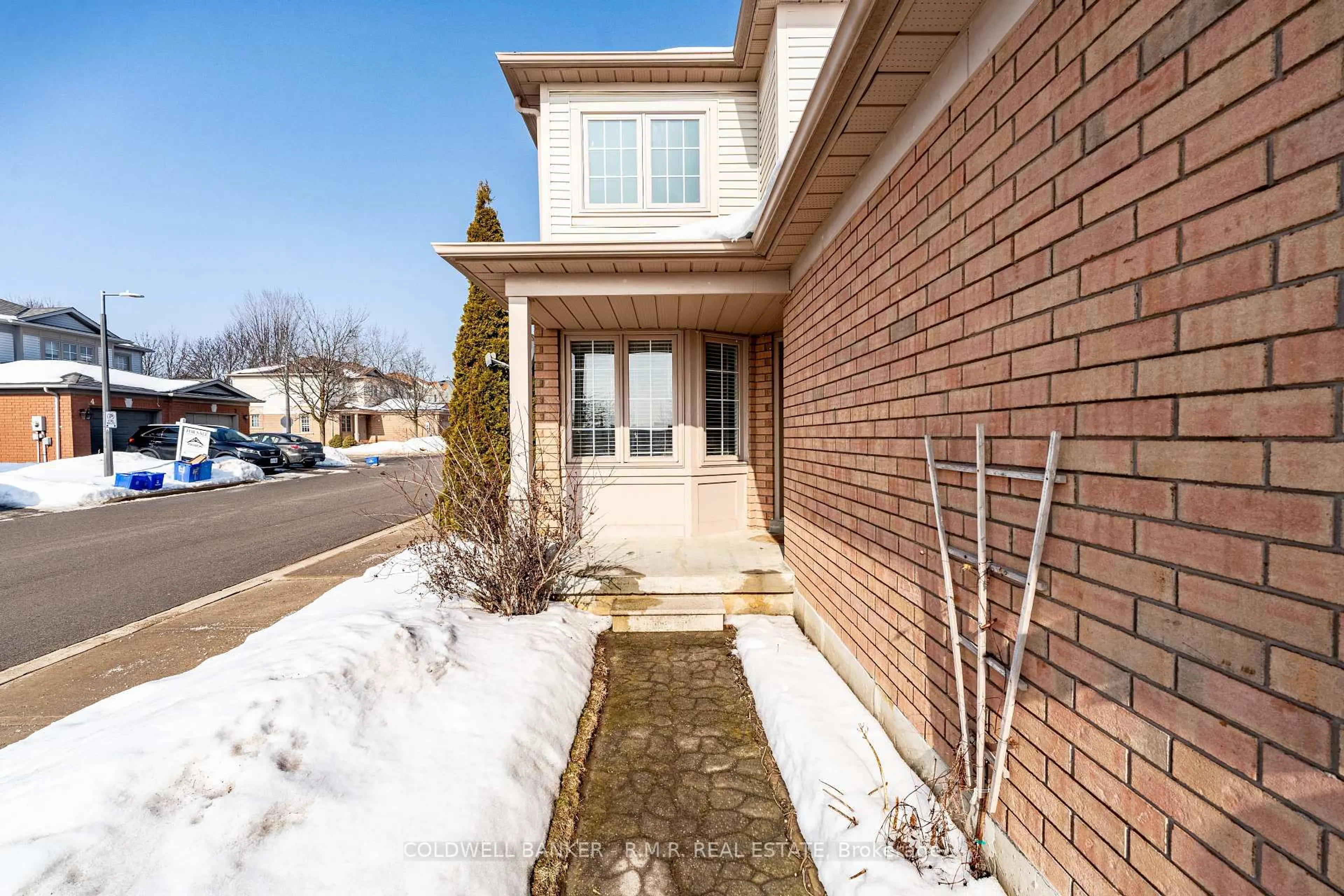 Home with brick exterior material, street for 15 Greengrove Way, Whitby Ontario L1R 2N4