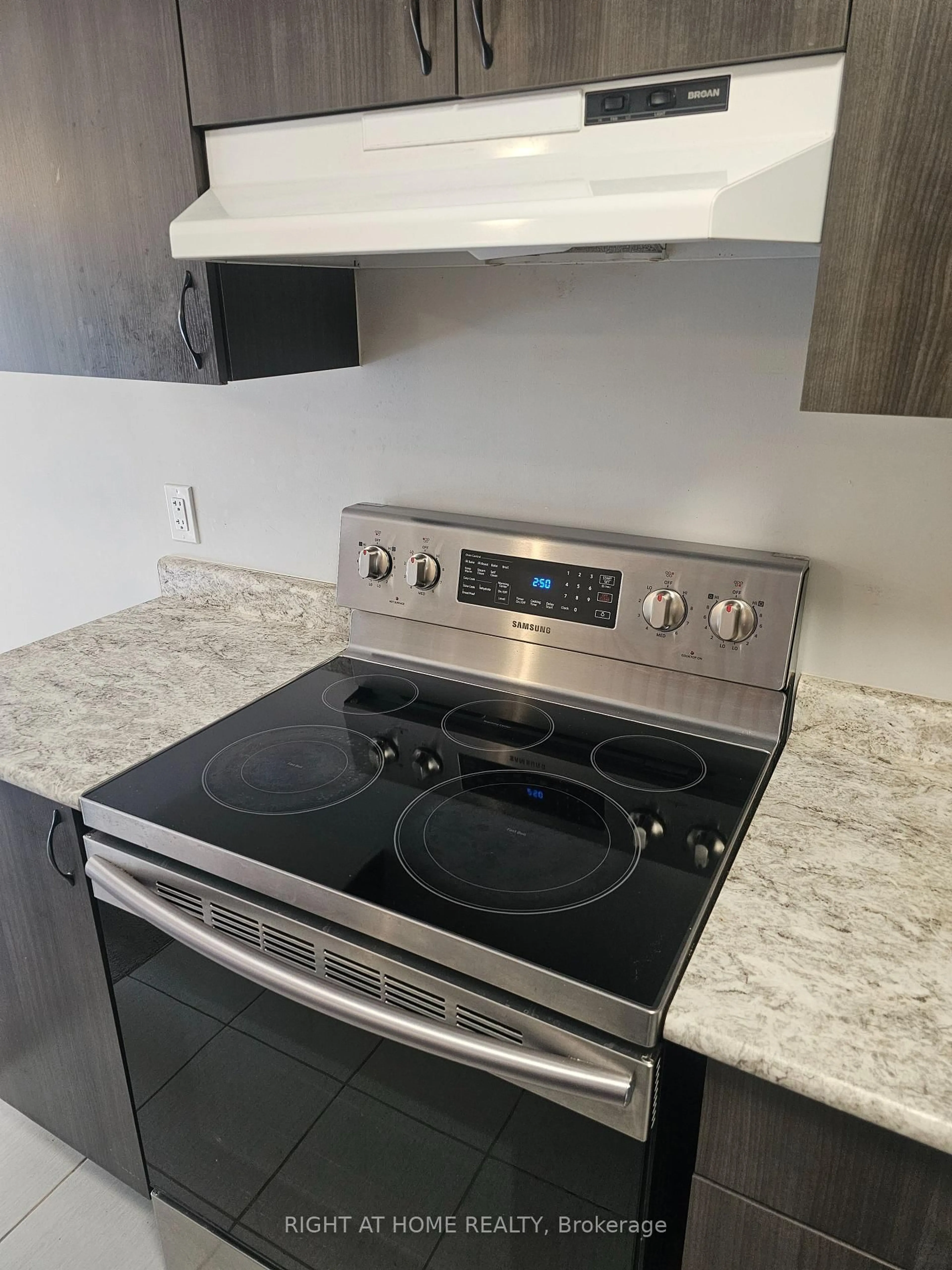 Standard kitchen, ceramic/tile floor for 2500 HILL RISE Crt #75, Oshawa Ontario L1L 0M6