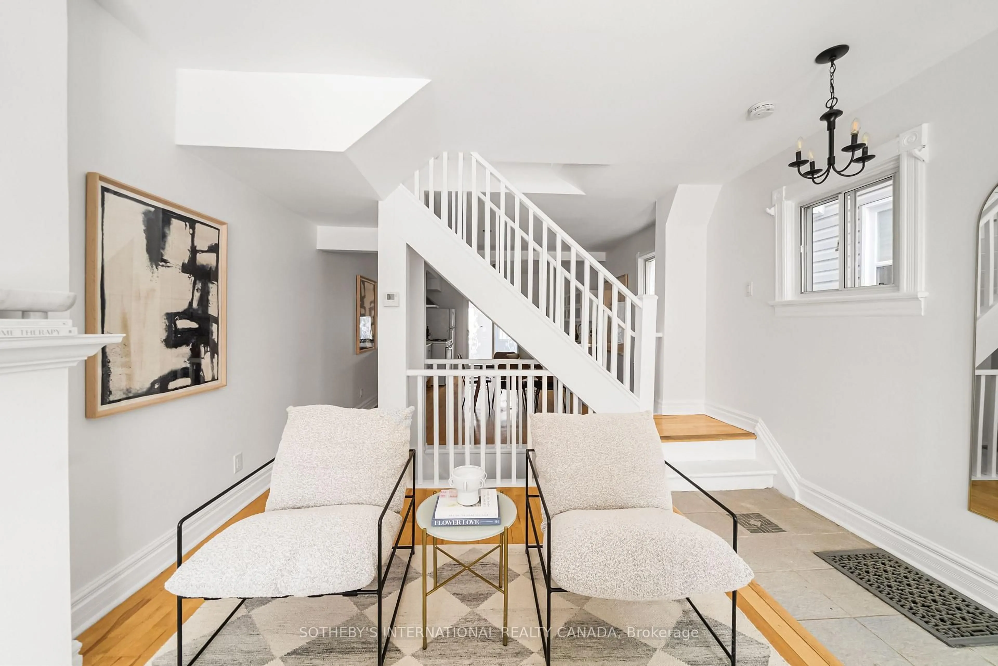 Unknown for 31 Tiverton Ave, Toronto Ontario M4M 2M1