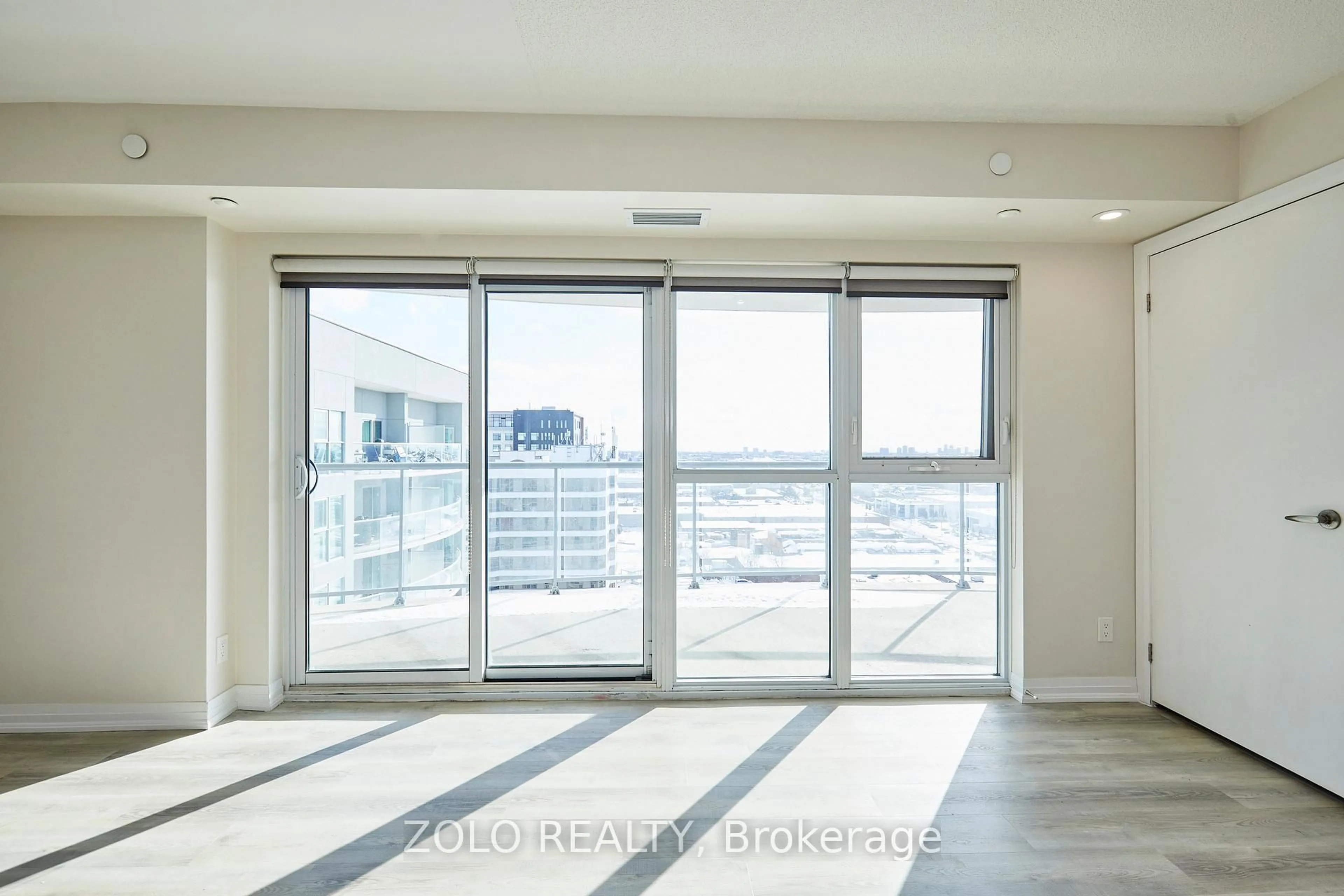 Indoor foyer for 2150 Lawrence Ave #1703, Toronto Ontario M1R 3A7