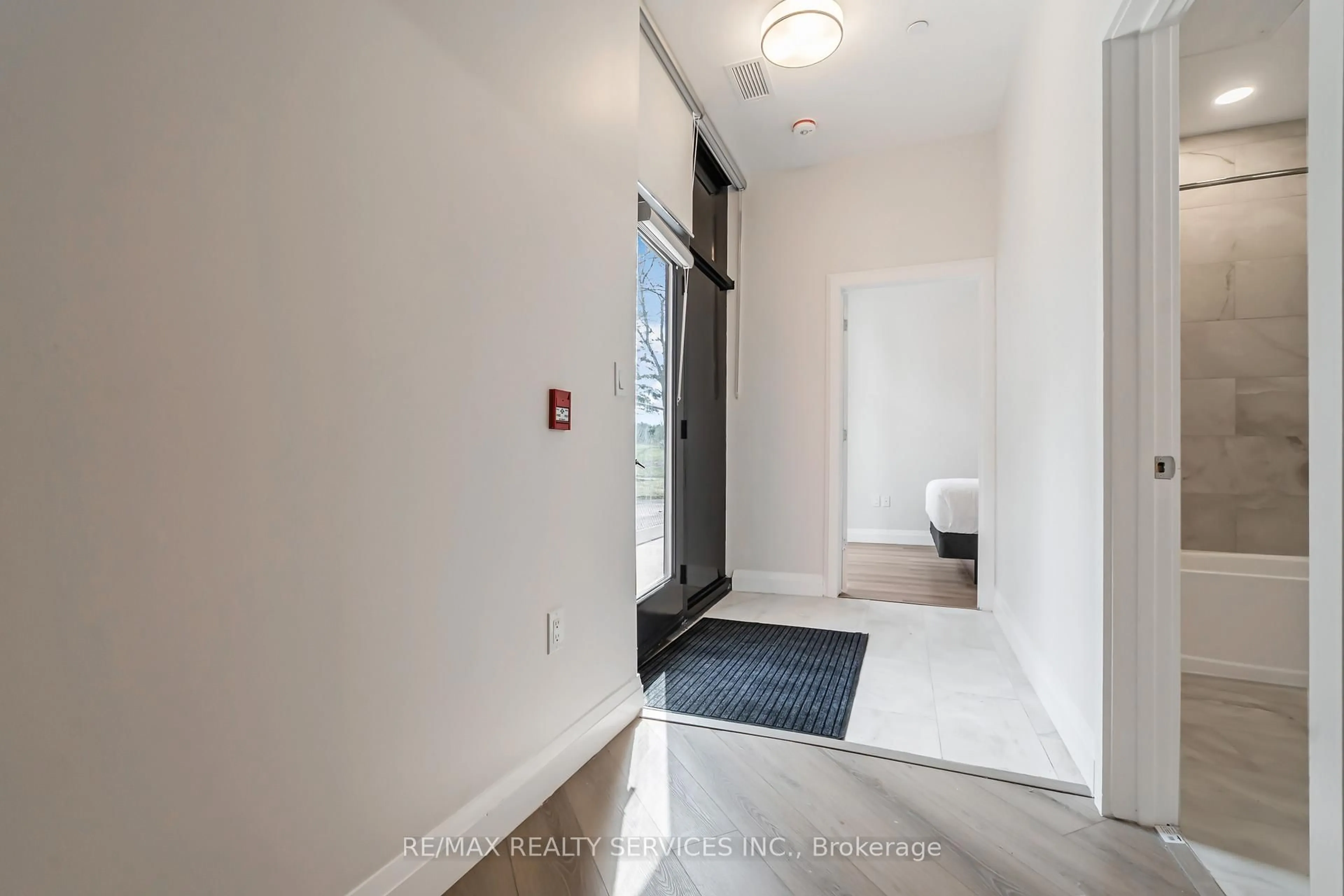 Indoor entryway for 30 DEAN PARK Rd ##1, Toronto Ontario M1B 3H1